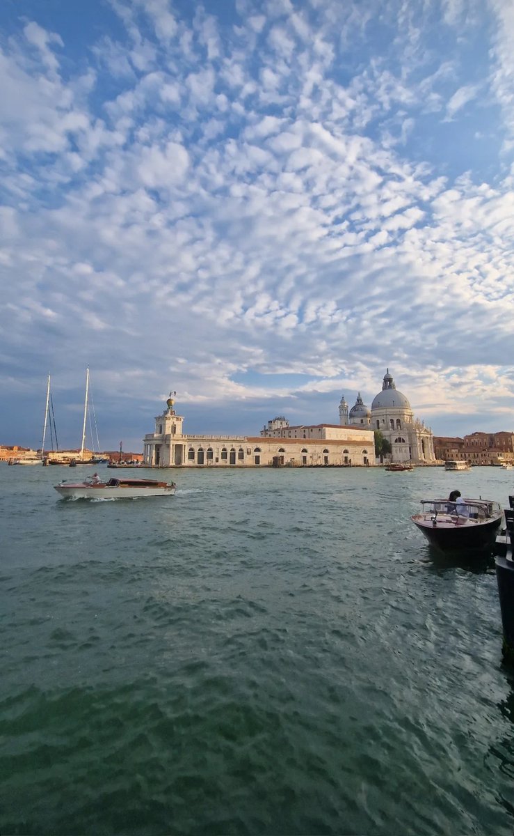 Monica09058845's tweet image. Buongiornoooo a tutti cari amici di X😘😘😘...Buona Domenica a voi 💪🏽💪🏽💪🏽😉😉😉❤️