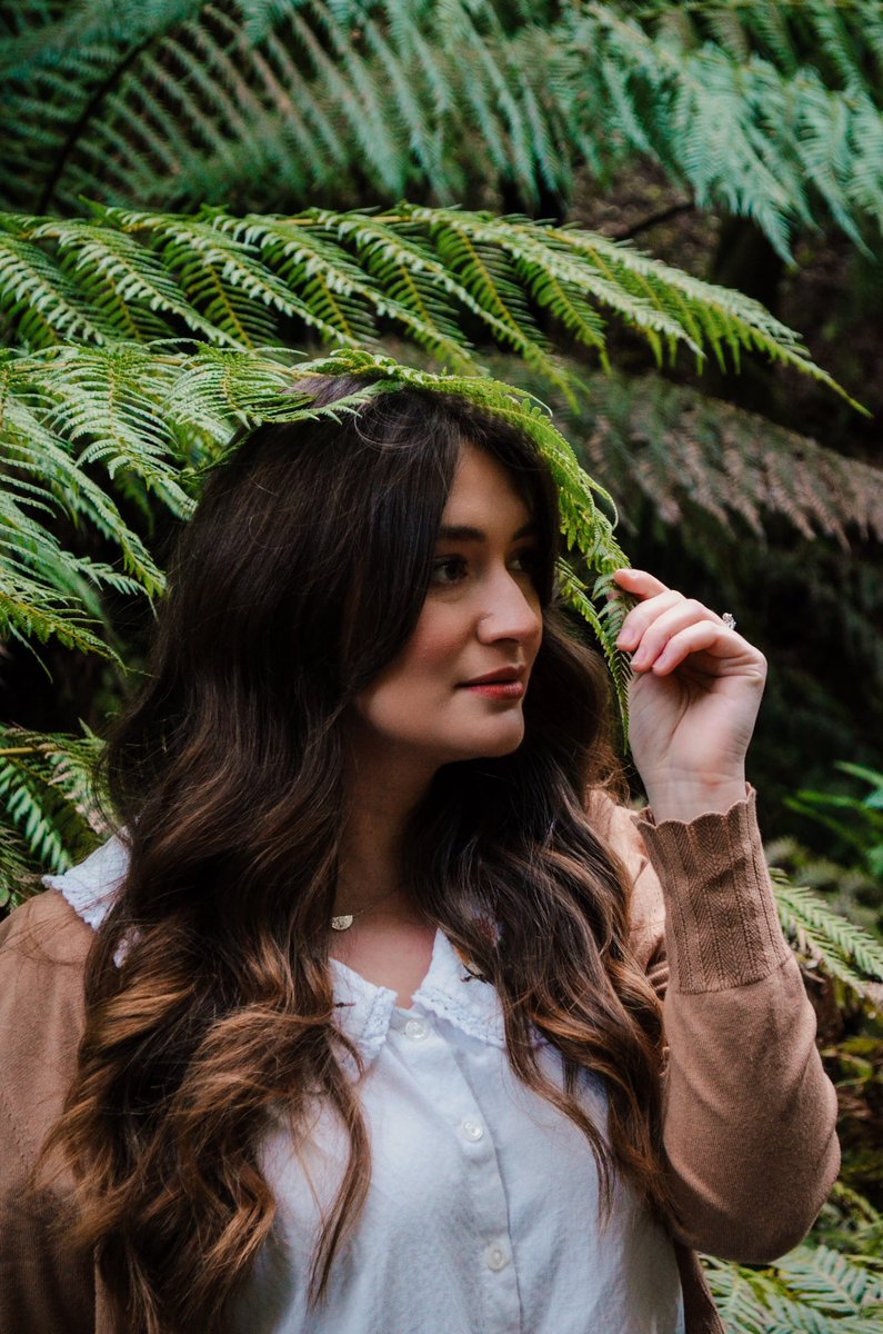 𝘮𝘺 𝘩𝘰𝘶𝘴𝘦 𝘰𝘧 𝘴𝘵𝘰𝘯𝘦, 𝘺𝘰𝘶𝘳 𝘪𝘷𝘺 𝘨𝘳𝘰𝘸𝘴, 𝘢𝘯𝘥 𝘯𝘰𝘸 𝘐’𝘮 𝘤𝘰𝘷𝘦𝘳𝘦𝘥 𝘪𝘯 𝘺𝘰𝘶 🌿
#twitch #twitchstreamers #twitchgirls #cozygaming #cozygamer