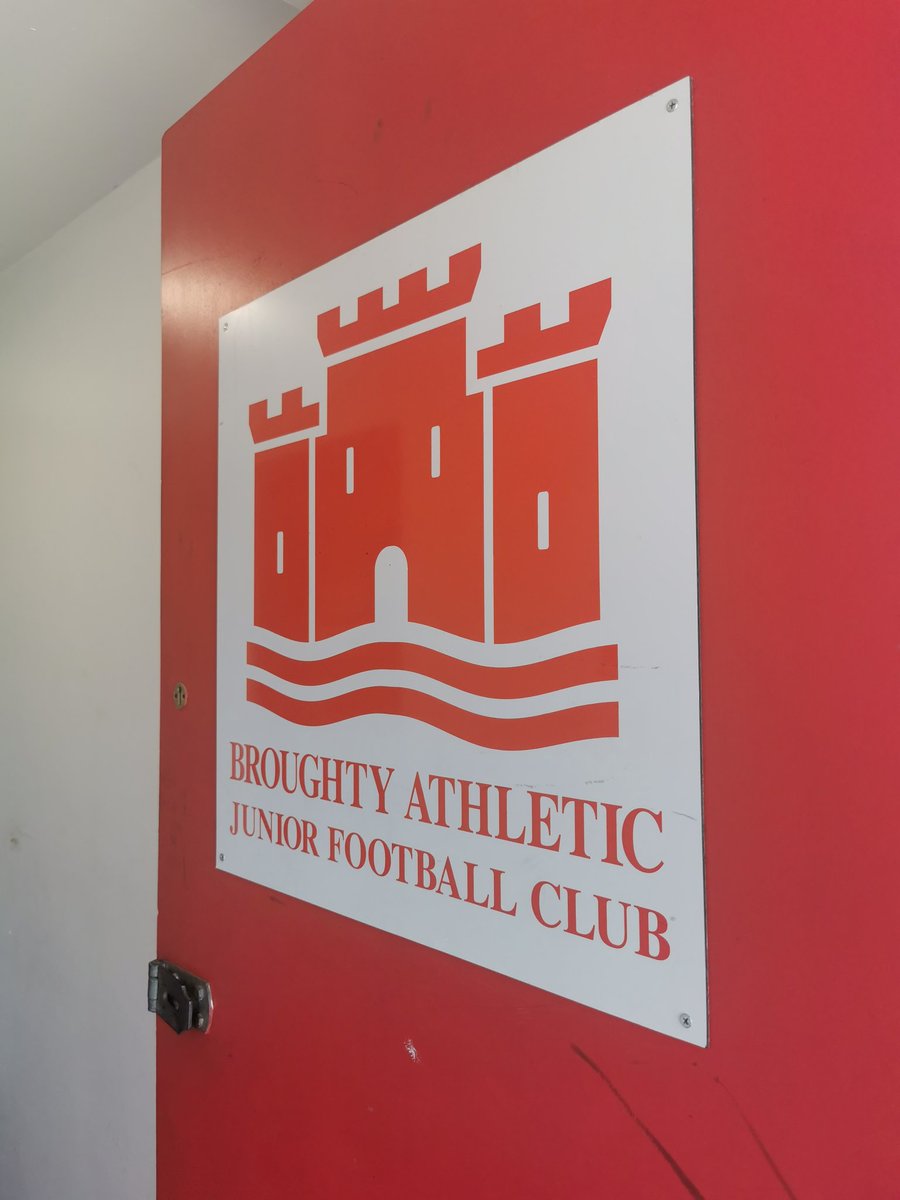 Eyes To The Ground tweet media