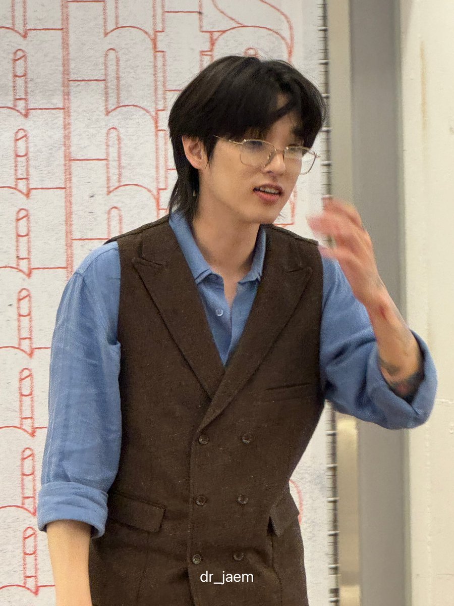 250713 M&amp;G 🩵🤎

비 오는데 어떡하냐고 괜찮냐 걱정해주는 미남 ｡｡ 🥹