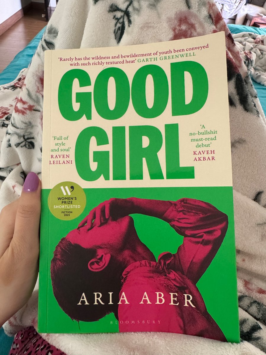 Happy Sunday! Show me what you’re reading.