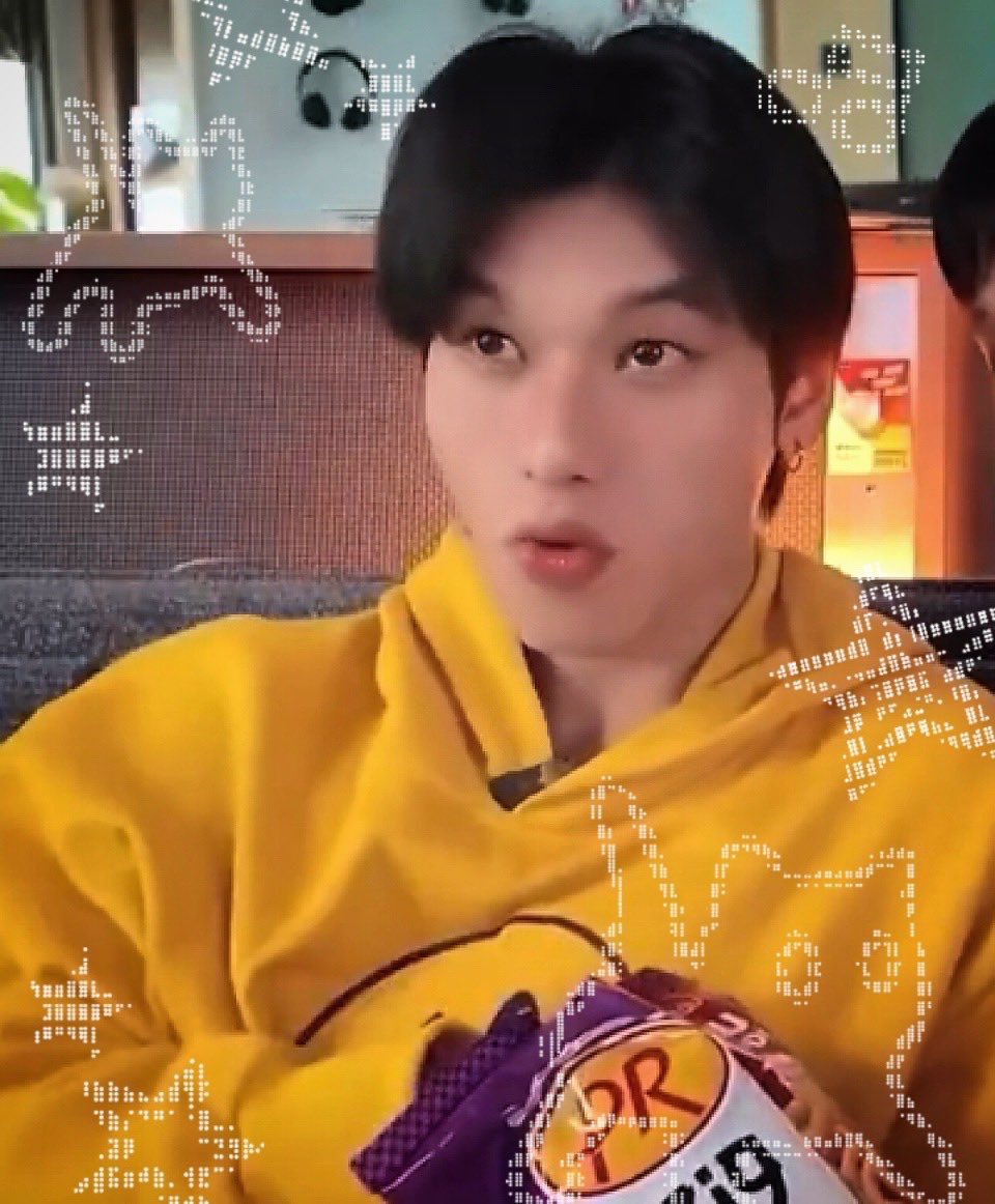 yousopurrrfect's tweet photo. อรคฟสร้างเรื่องมากคือเห็นออฟโรดกินแซ่บมากเคี้ยวจนแจ้มอ้วนเลย เลยเอารสใหม่มาลองซะ แล้วอร่อยจิง ปกติกินรสมะเขือเทศอยู่แล้ววันนี้ลองรสใหม่ประทับใจเหมือนกันน

#CLOSEFRiENDss3_EP5
 #ออฟโรด #offroadKTP https://t.co/FDKG9GjSTY