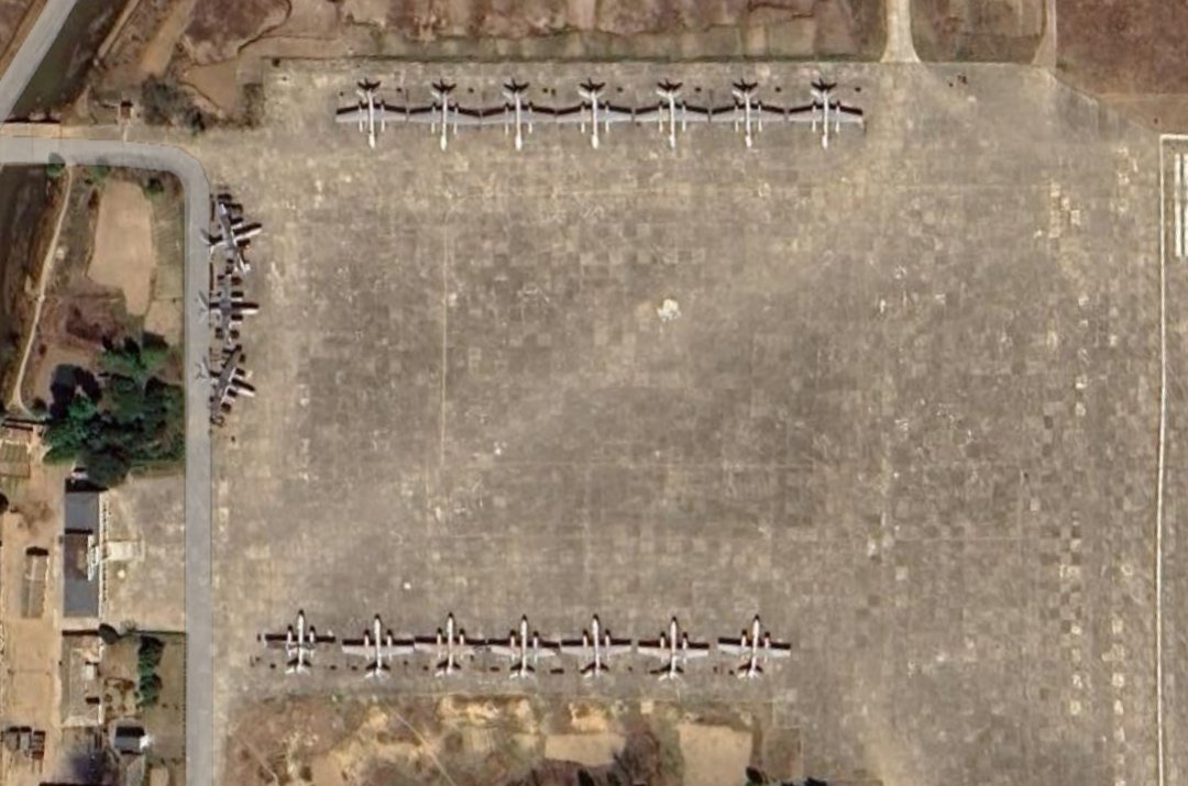 KPA_bot's tweet image. 宣徳(ソンドク)空軍基地…An-2が配備されているが、義州空軍基地が中朝国境の検疫場として工事された際に同基地のIl-28が一時期移されていた。KN-25やパダスリ-6の試験にも使われた。またハイジャックされた大韓航空YS-11が着陸した飛行場でもある。