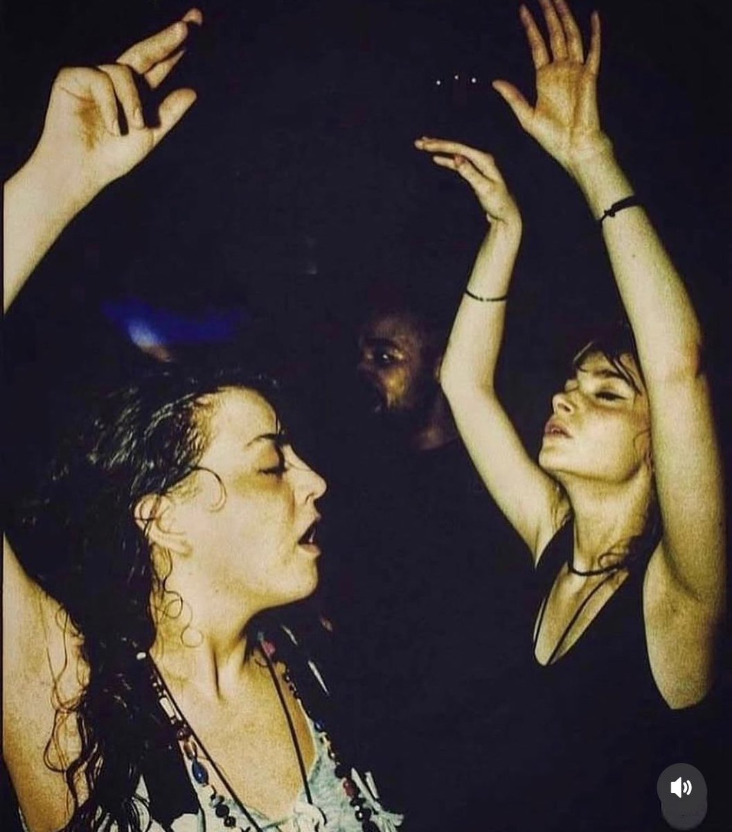 DavisArchive's tweet image. #sundaybliss ❤️ (Shelly’s 1991)