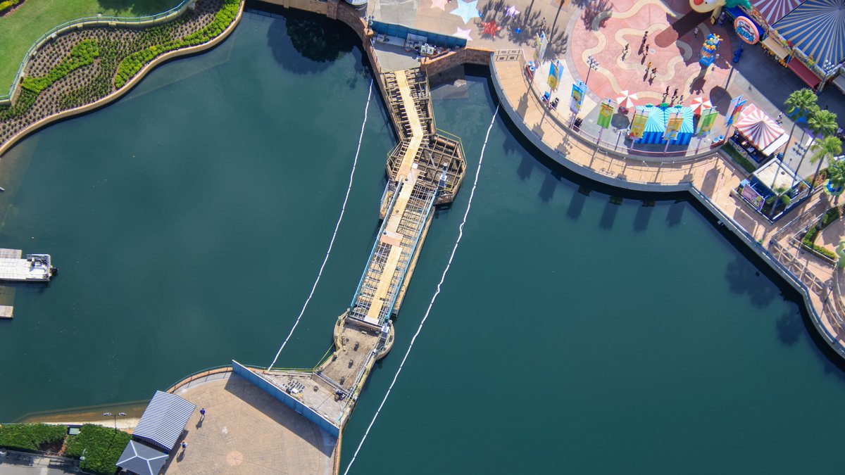 bioreconstruct's tweet photo. Aerial overview of bridge replacement at the Universal Studios Florida lagoon. https://t.co/UtnhLVEshy