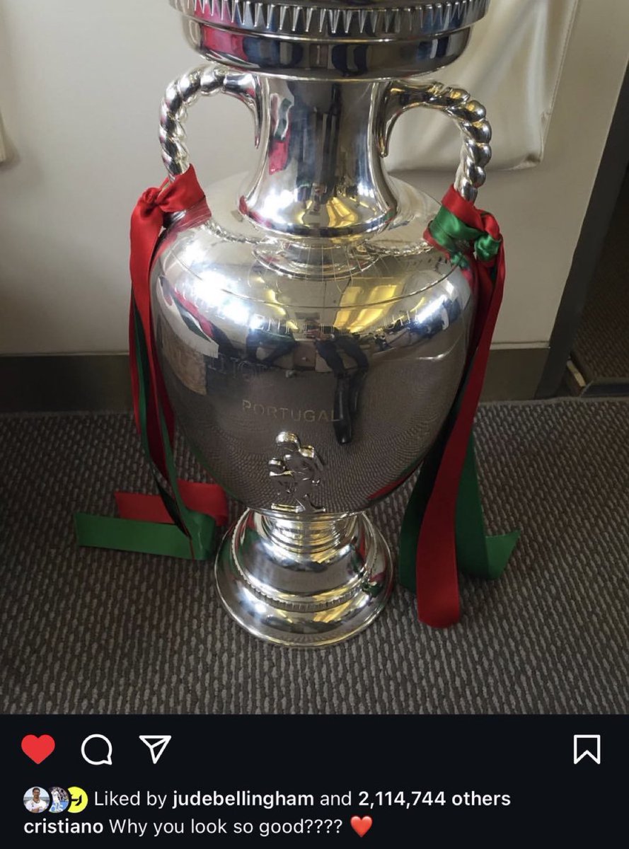 Il y a 9 ans...

« Pourquoi es-tu si belle ? » de Cristiano Ronaldo avec l'Euro 2016 💚❤️