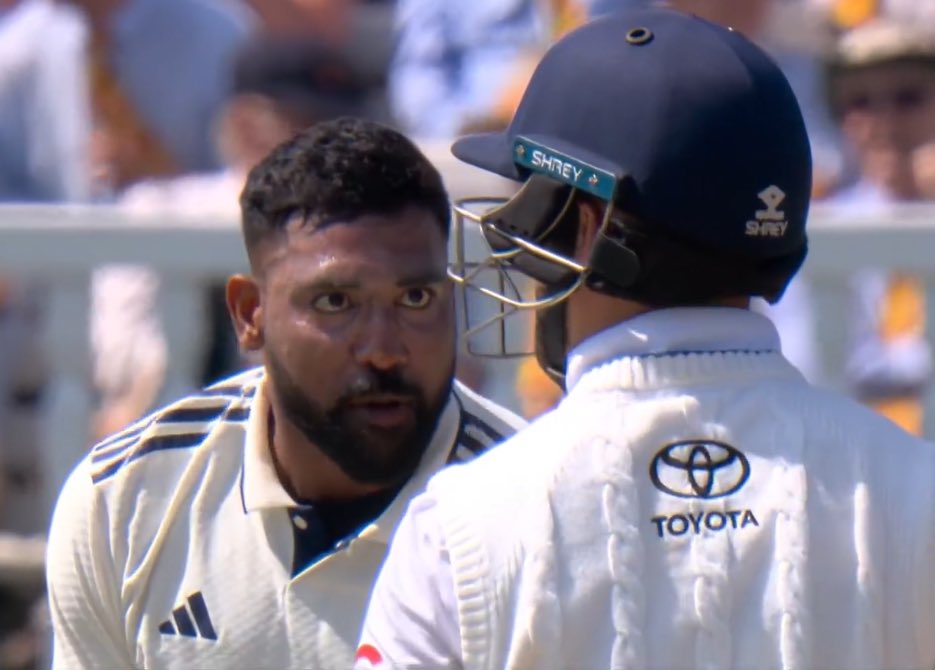 Anubhav_singh06's tweet photo. Feel the fire 🥵

Dsp siraj on the face of ben duckett after taking his wicket.

#INDvsENG #INDvsENGTest #INDvsEND #INDVsENGLive #INDvsENG3rdTest #ENGvsIND #ENGvINDTest #engvsind2025 #siraj https://t.co/vluPpgq5Vn