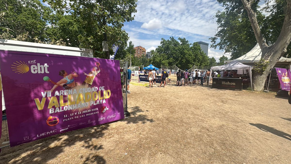 PoliciaMV's tweet photo. VII Arena playa Ciudad de Valladolid
Se están celebrando las semifinales y a continuación podrás disfrutar de las finales
#Moreras
@AyuntamientoVLL @FCYLBM @mundobmplaya https://t.co/R4PHaMaFaQ