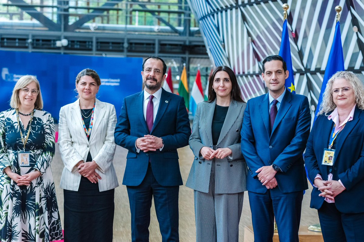 Christodulides's tweet image. Proud to introduce the three brilliant women shaping the public voice of Cyprus’ Presidency of the Council of the EU:
🔹 Stella Michael - Spokesperson in the Capital,
🔹 Maria Phanti - Spokesperson for #COREPER II,
🔹 Berna Berberoglou - Spokesperson for #COREPER I.
🇨🇾🇪🇺