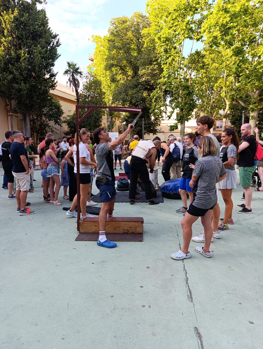 GegantsdeReus's tweet image. #Sortides | ELS GEGANTS VITXETS AL REUS JUGA!

🏑La pluja d&apos;ahir va donar una treva per poder participar, oferint unes ballades dels Gegants #Vitxets al &quot;REUS JUGA&quot; que s&apos;ha organitzat aquest cap de setmana a la ciutat!

•
•
•

#SomElsDeLesFlors #GegantsDeReus #ReusCultura