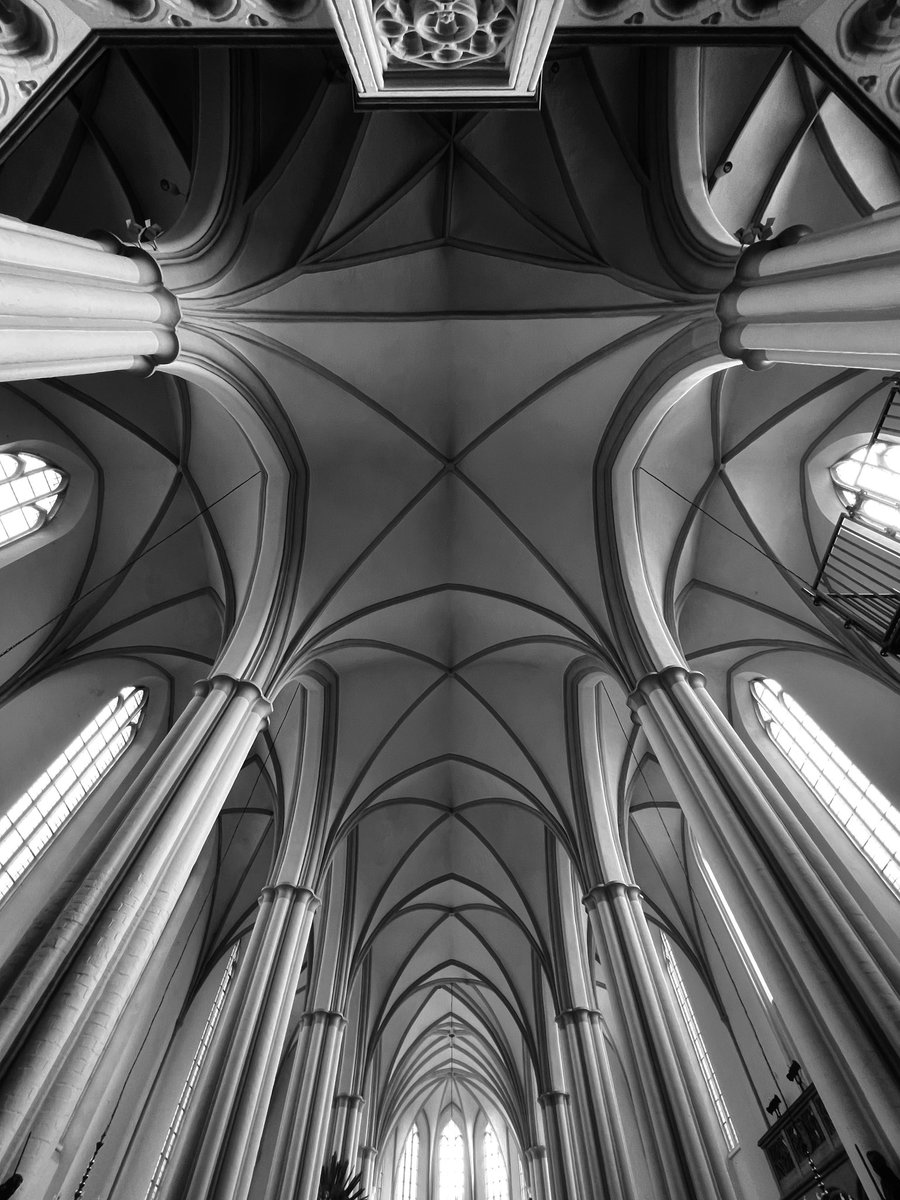 Seen from below, there’s only above 🖤 #shotoniphone #mobilephotography #blackandwhite