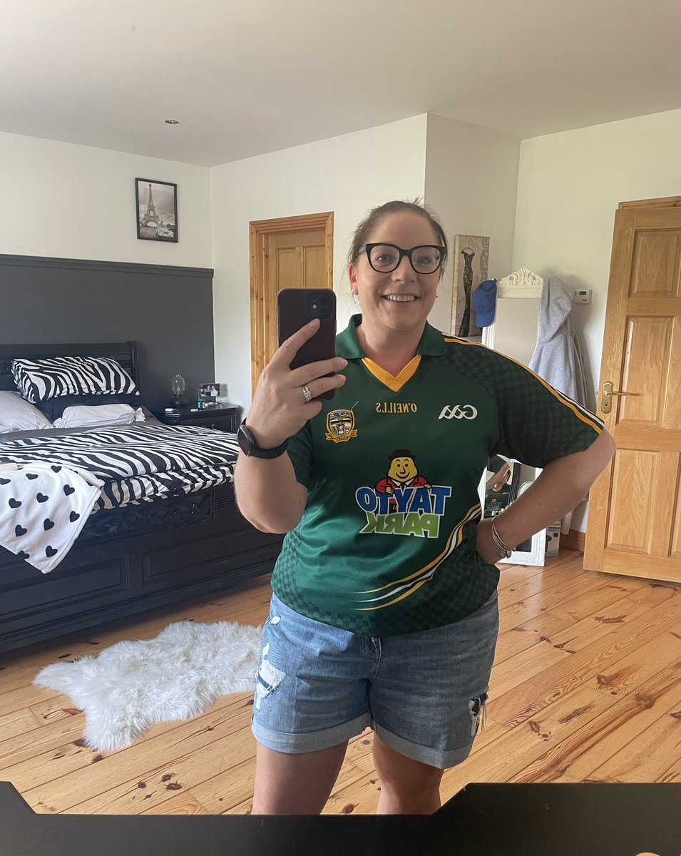 Debbie Scully tweet media