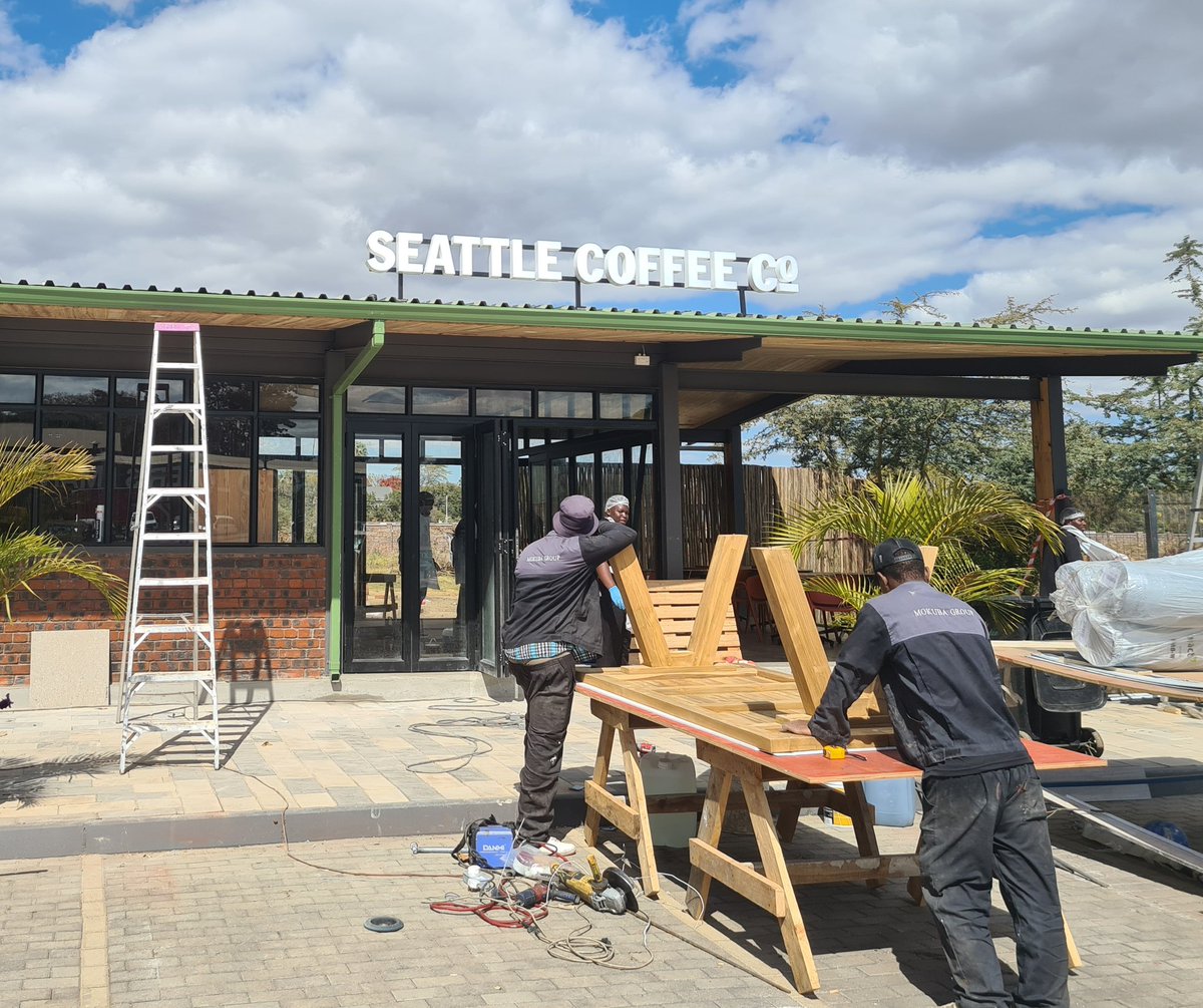 JoeyK_EDA's tweet photo. Look at what's coming to FoodLovers Honeydew.

First Alfresco, now Seattle Coffee Co. 

Good Options for the People. https://t.co/NArNGveoZr