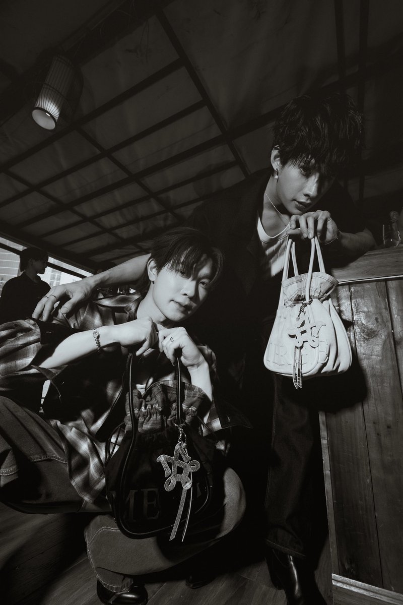 mynameis_yim's tweet image. 👜😎
#THAIPRIDEMERGERIDE #BEBOLDWITHMERGE #MergeFriends #Mergeofficial #MERGEXICONSIAM