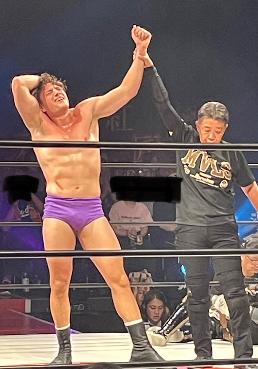 HAL_san_kamone's tweet photo. 今日の #RyanClancy は華やかさに加えて厳しさがあった

headlockを外さず、そして最後は見事なdropkickで今日も対戦相手の顔面を撃ち抜いた

彼の華やかなレスリングの裏には早朝からの鍛錬の積み重ねがある

例え画面越しでも、その勇姿を見続けたい

#マーベラスプロレス
#marvelousinternational https://t.co/tkcclBOrYt
