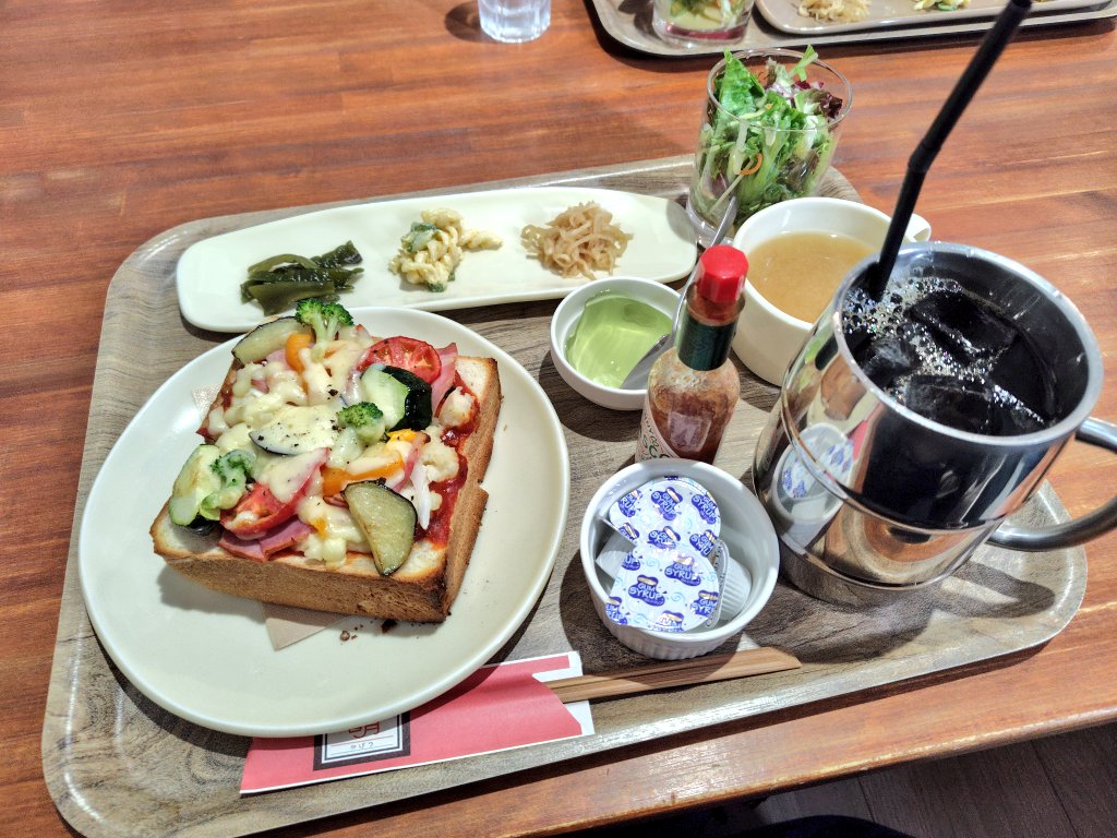 fishine0528's tweet photo. 今日も早朝からツーリング。高知のヤ・シィパークへ。久しぶりのメンバーでツーリング✨️
#CB650R
#ツーリング https://t.co/XfYp2KDZ6I