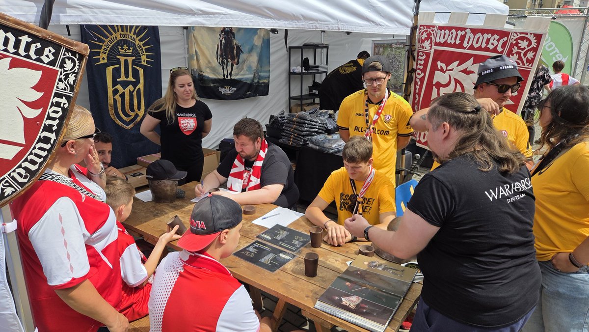 SirTobi28's tweet image. Matchday!!! @slaviaofficial fans lead 6:2 vs. @DynamoDresden fans playing @KingdomComeRPG farkle! #fairplay