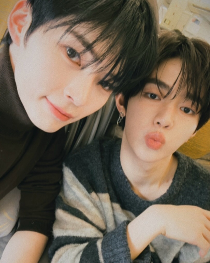 hanbinsv's tweet photo. ⠀ ⠀ ⠀ ️ ️ ⠀ ️
There’s something comforting about having someone next to you. Someone you can be calm with, goofy with, quiet with.
⠀ ⠀ ⠀ ️ ️ ⠀ ️ https://t.co/ytPAU9MqQS