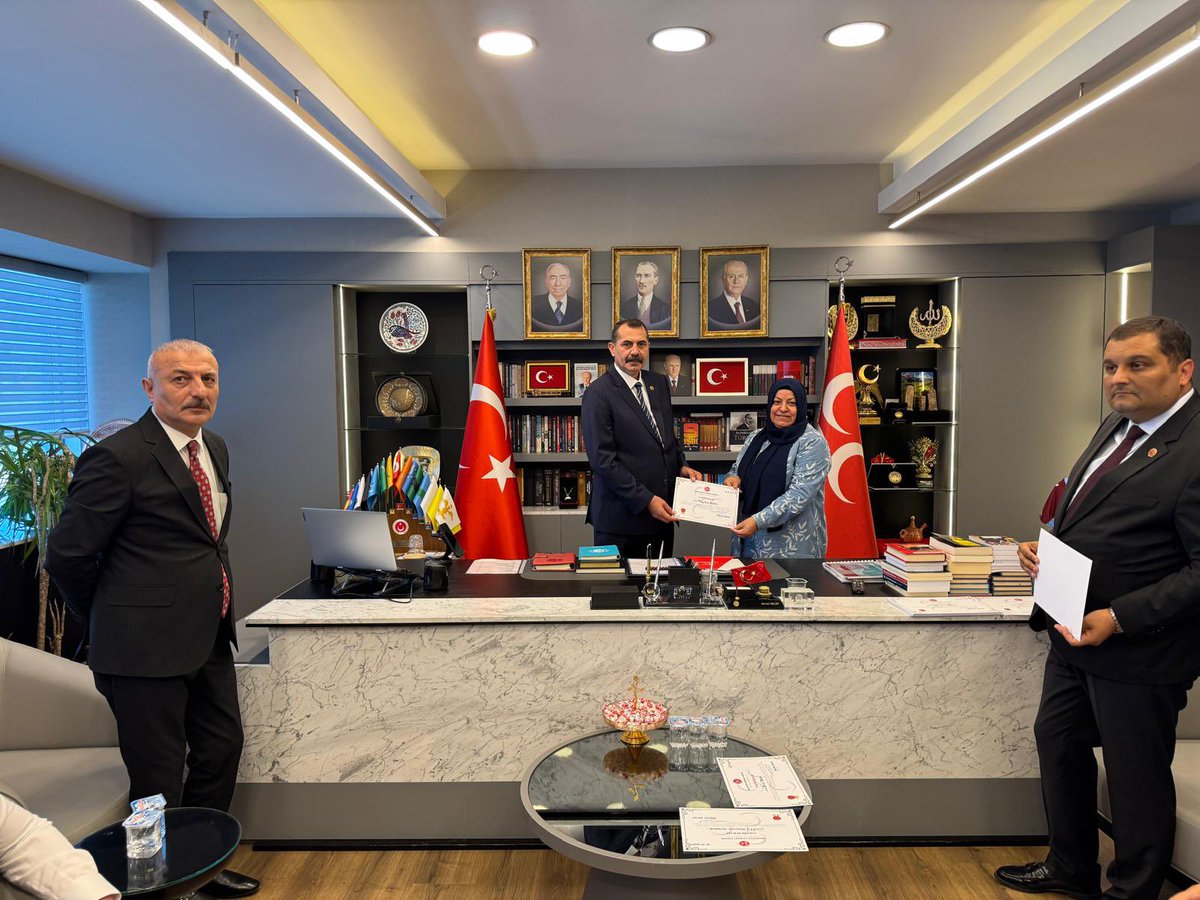 mhpbeykoz's tweet photo. KAÇEP İlçe Başkan Yardımcımız Tülay Sare SEZER, 

Kadın Aile Çocuk ve Engelli Politikalarından Sorumlu İl Başkan Yardımcımız Bilal TEKİN riyasetinde gerçekleştirilen KAÇEP İstanbul toplantısına katılım sağladı. 

Akabinde İl Başkanımız Sayın Sertel SELİM Bey tarafından kendisine Başarı Belgesi tevdî edildi. 

@_MHPistanbul_ @sertel_selim @YasarKaba17 @bilaltekin34 @Emrecomlekcii @tulaysaresezer