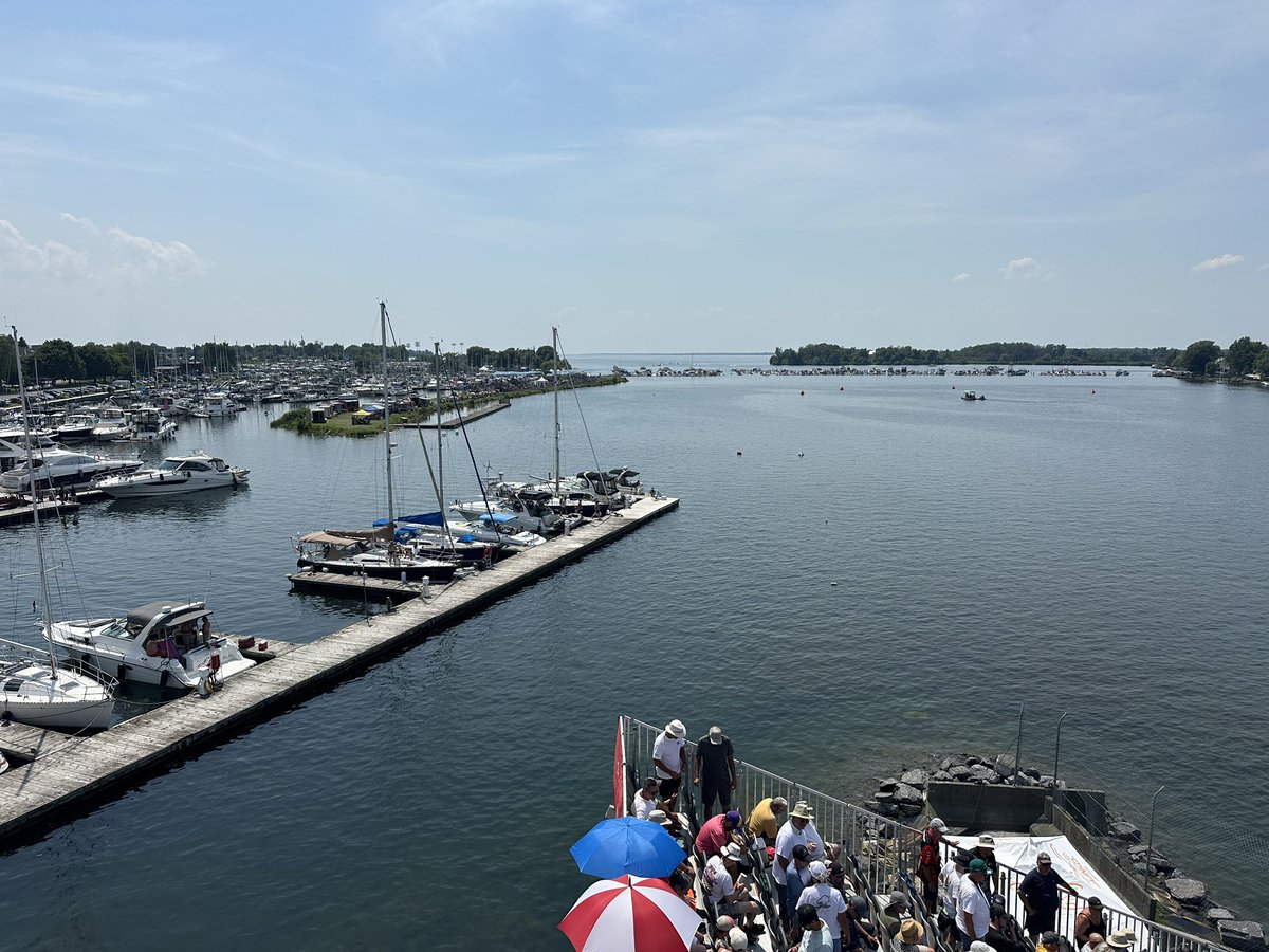 yfblanchet's tweet image. Magnifiques et caniculaires journée et soirée sur le site de la 85e édition - que nous avons soulignée - des Régates de Valleyfield, spectaculaire et importante signature touristique et estivale de ce coin du Québec, avec bien sûr Claude DeBellefeuille.
Merci pour l’accueil!…