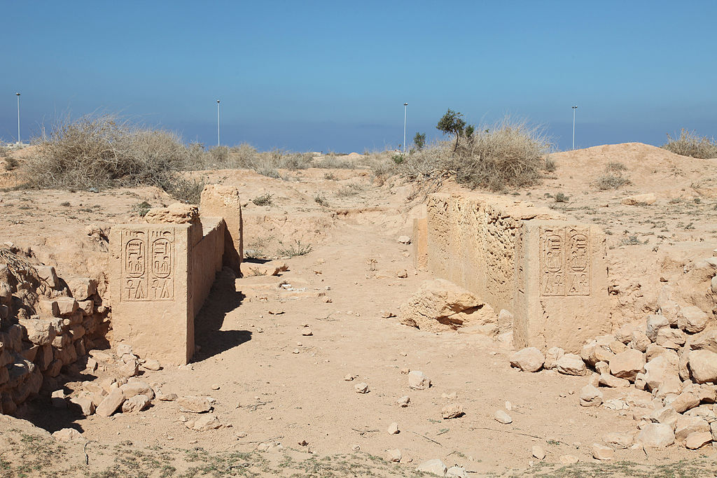 Mo_Raafat_Abbas's tweet photo. The remains of the fortress of Ramesses II at Zawiyet Umm el-Rakham near the Libyan border of Egypt!
#Eternal_Egypt #Egypt_Golden_Empire #RamessesII https://t.co/ZIbYfjrYIy