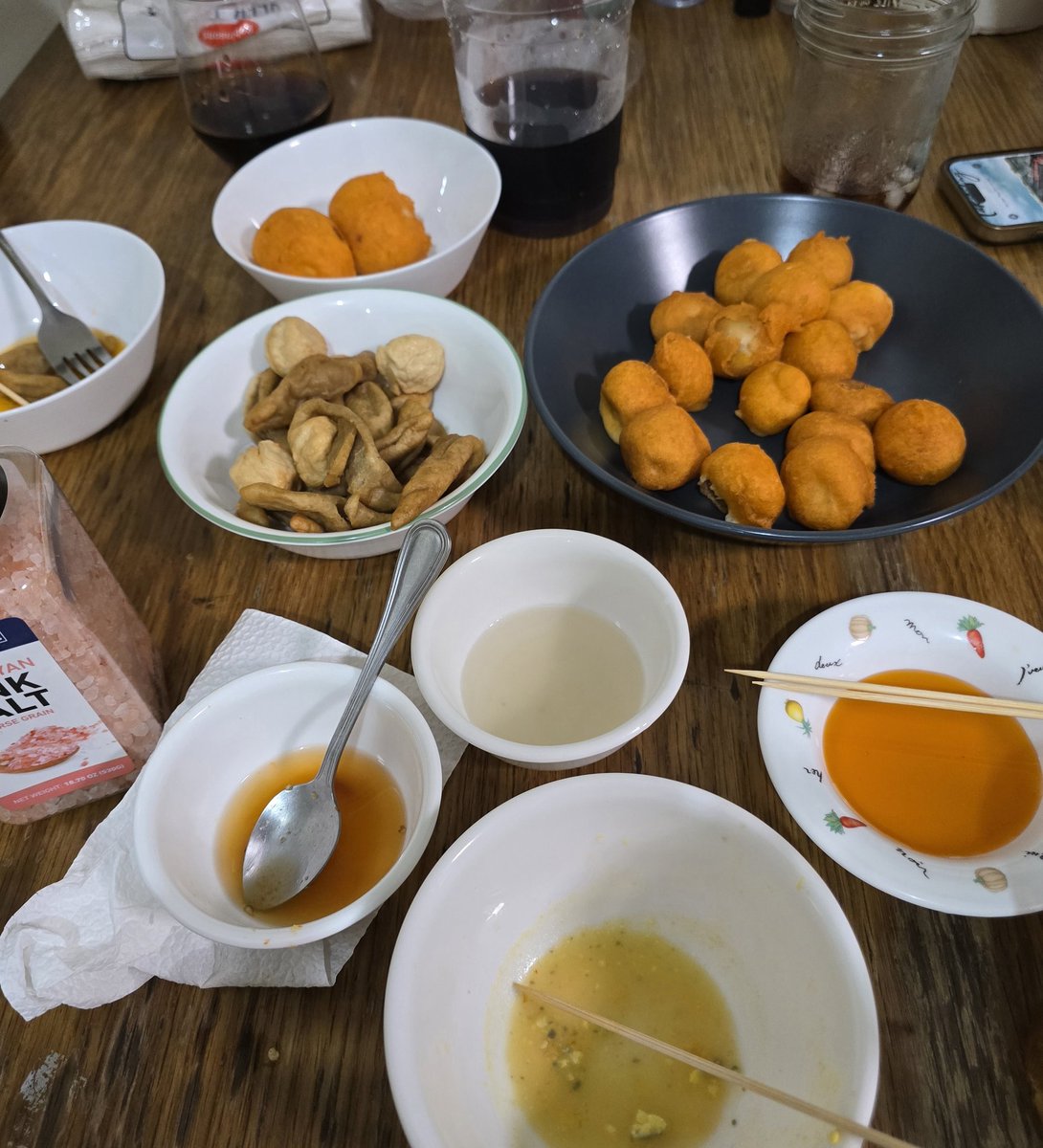 pidrowski's tweet image. I love kwek kwek, tokneneng, squid balls, and kikiam but I don’t eat isaw, betamax, or balut. We all have our own food preferences. So does #bini

Lets not bash them 4 being honest about what they like or don’t like. That kind of realness is rare even more so in idols hu r often…