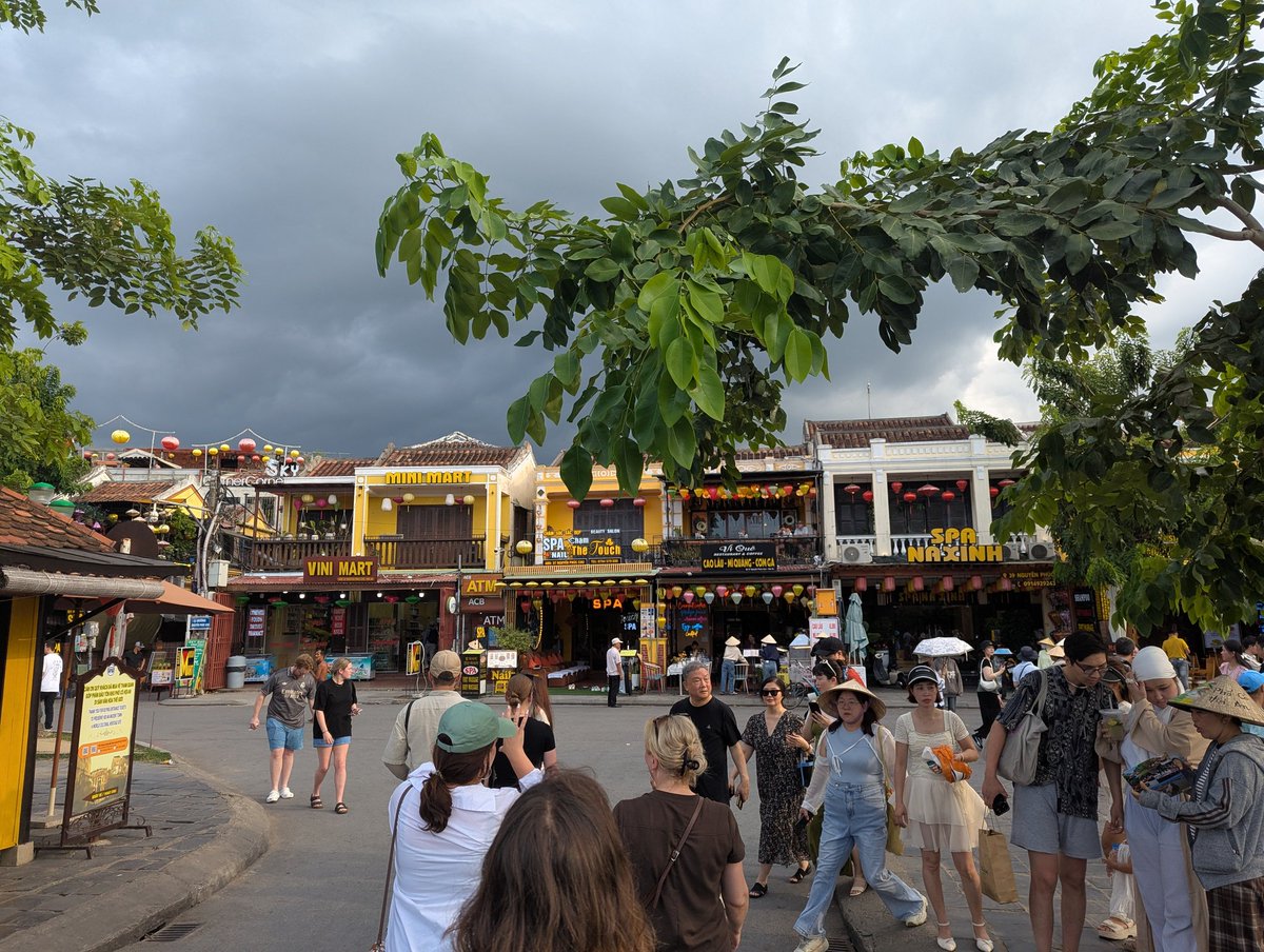 mohan0799's tweet image. After living in Da Nang for almost 5 months, I finally decided to visit Hoi An this fine Sunday afternoon under the scorching sun, and it’s đẹp quá!