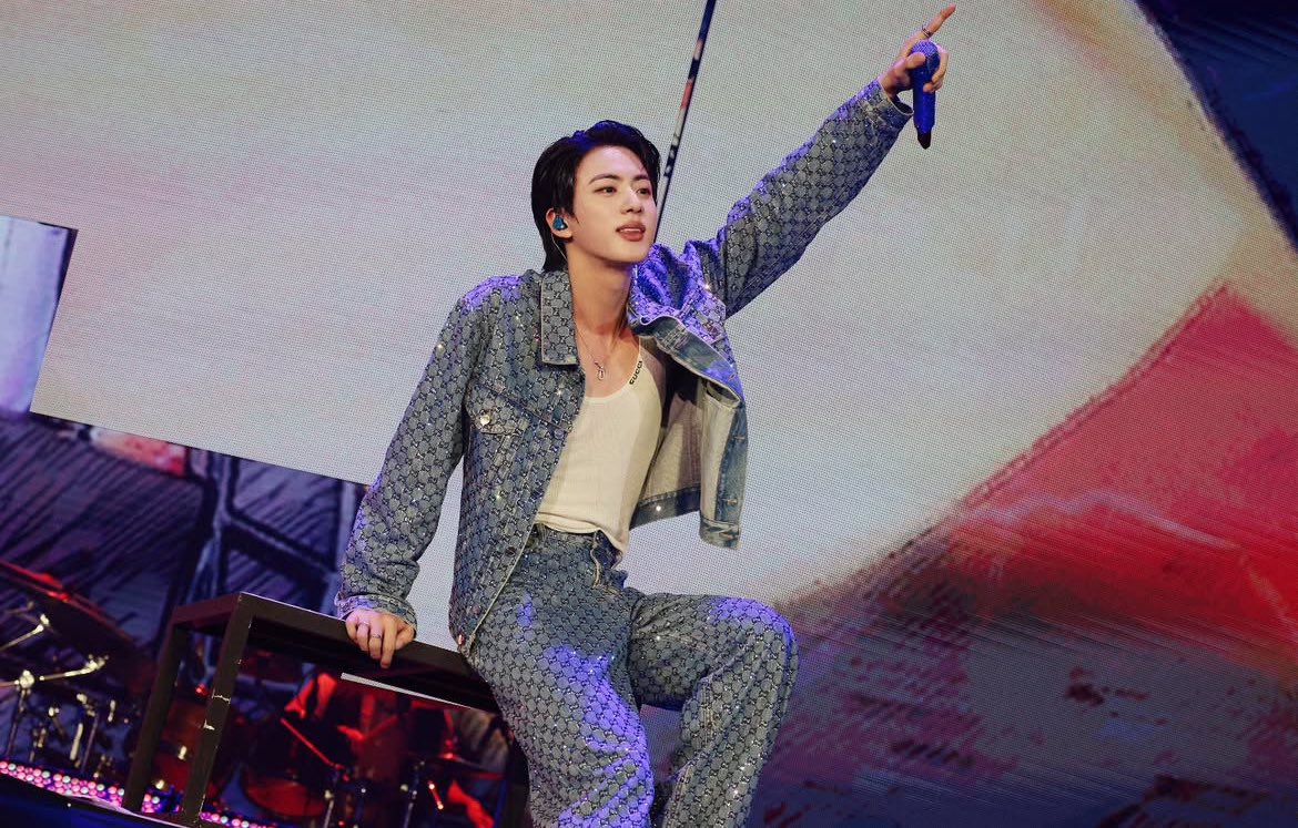 Jin on instagram!!

🐹 Osaka aku sungguh berterimakasih

🥹🥹🫶🫶 special banget osaka pakai karet dua🫶🫶🫶

THANK YOU JIN
WE LOVE YOU JIN
PROUD OF YOU JIN
#RUNSEOKJIN_epTOUR_JAPAN