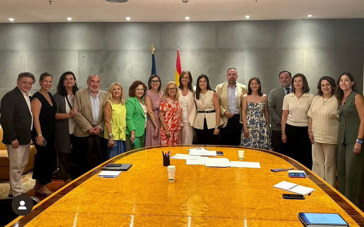 PP Melilla (@ppmelilla) on Twitter photo 🗣️ ¿Cuántos pacientes más tienen que morir antes de que el Gobierno financie la Ley ELA?, se pregunta la senadora <a href="/imorenomelilla/">Isabel Moreno</a>.
La dirigente popular ha informado de que este ha sido uno de los temas que se ha tratado en la reunión que ha mantenido esta semana con la nueva 🗣️ ¿Cuántos pacientes más tienen que morir antes de que el Gobierno financie la Ley ELA?, se pregunta la senadora <a href="/imorenomelilla/">Isabel Moreno</a>.
La dirigente popular ha informado de que este ha sido uno de los temas que se ha tratado en la reunión que ha mantenido esta semana con la nueva