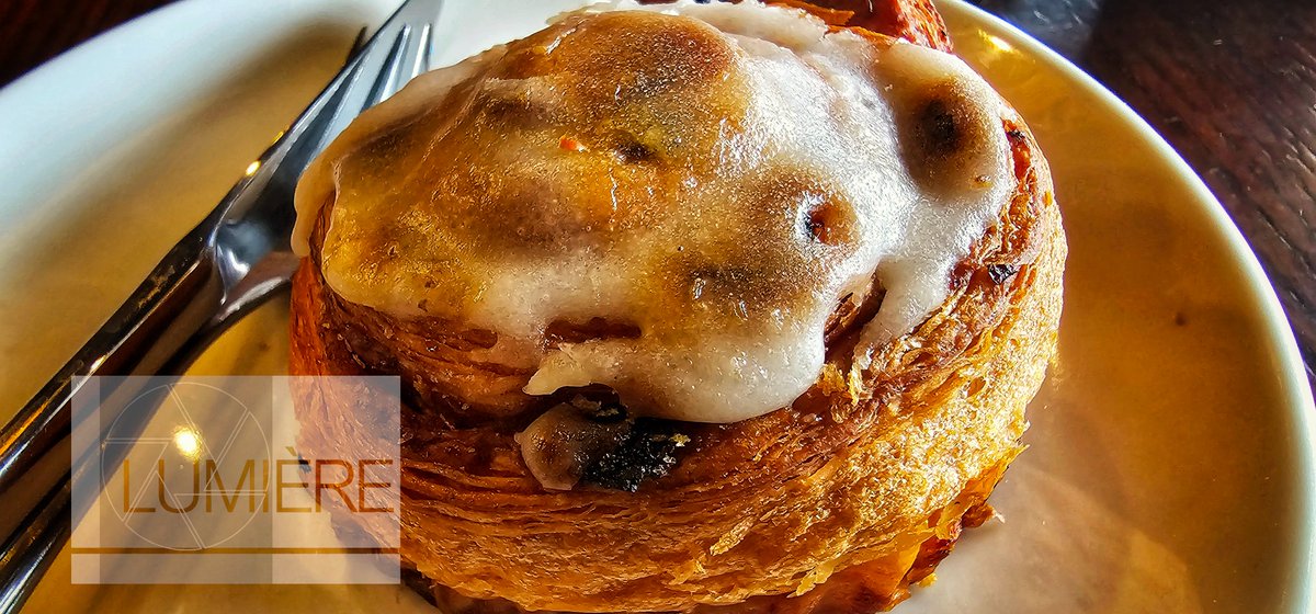 FOODSpectral's tweet image. giving in to sugar spike cravings for once..
.
.
#sugar #sweetfood #pastry #sweetpastry