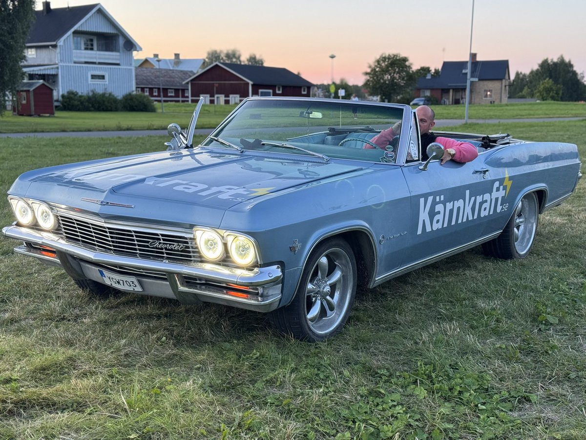 ChangFrick's tweet image. Man tar väl den högerextrema raggarbilen till den ännu mer högerextrema dansbandsveckan i Malung. Några fler högerextremister man känner som ska dit? :-)