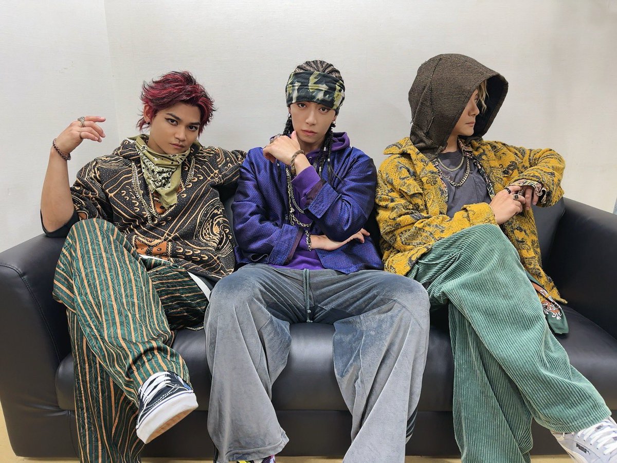 『ヒプノシスマイク -Division Rap Battle-』Rule the Stage《Mix Tape1 Revenge》
３日目、昼、夜(会員限定公演)ありがとうございました！
明日は休演日、皆さん叫びすぎの喉を休ませてあげてね。

また明後日会えるの楽しみにしてます🎤
#ヒプステ