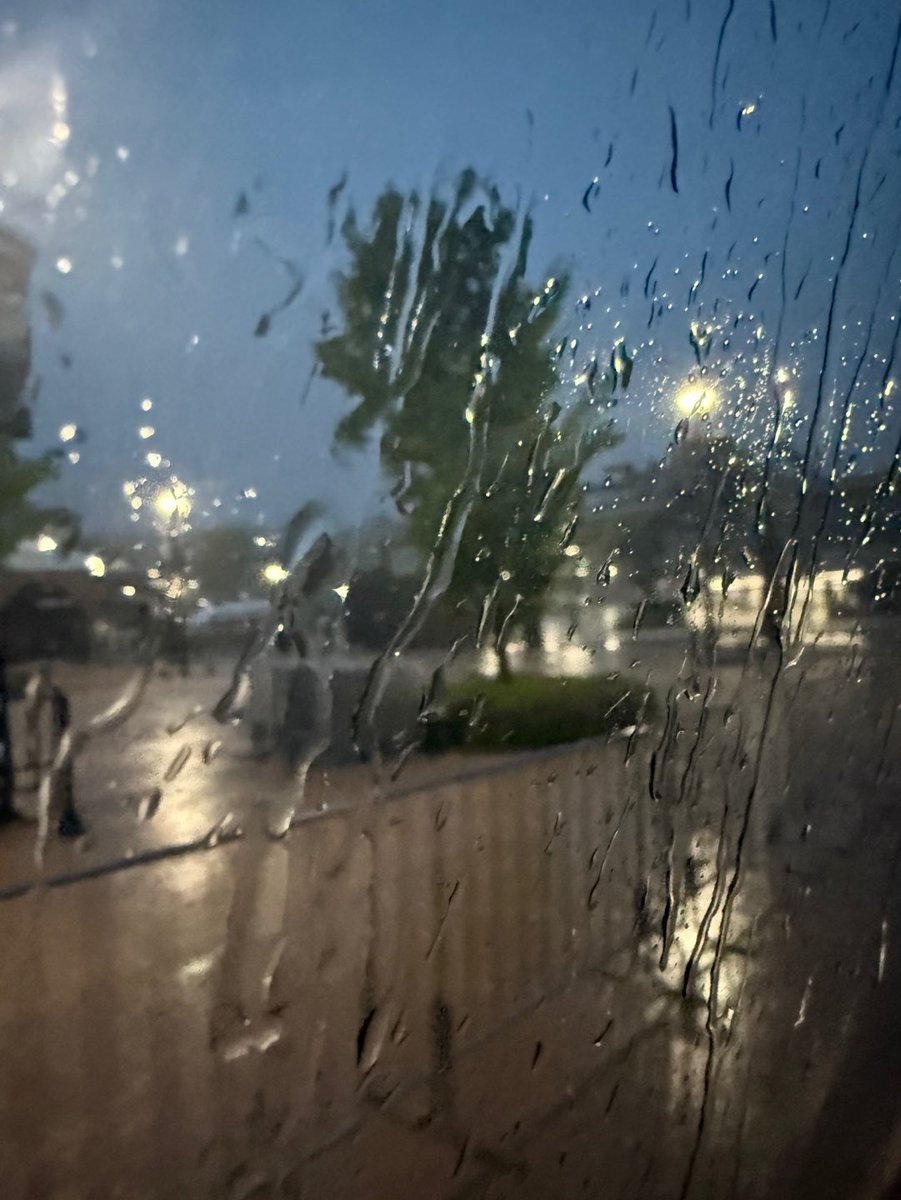 hanbinsv's tweet photo. ⠀ ⠀ ⠀ ️ ️ ⠀ ️
To zerose: May your heart stay bright even when it rains. He’s smiling for you from the stage, from the street, and from the smallest green star on his hand.
⠀ ⠀ ⠀ ️ ️ ⠀ ️ https://t.co/UEKcHc9JdO
