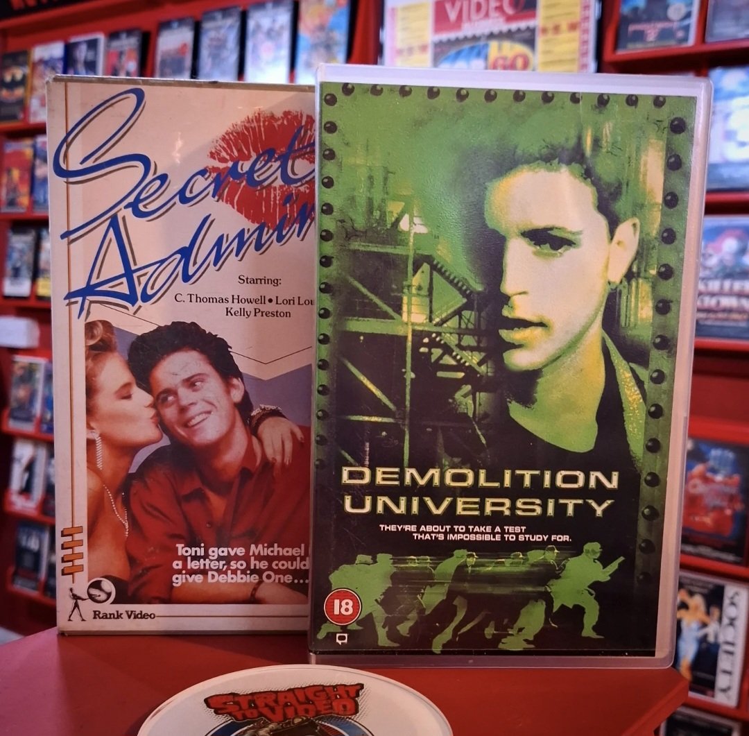 80sVideoShop's tweet image. There's always more Haim ❤️ Thanks to our pal @MonkeyMason for the heads up on this couple of gems to add to the Corey shelf.
We're open today till 3pm.... come and bask in the Corey Gold!