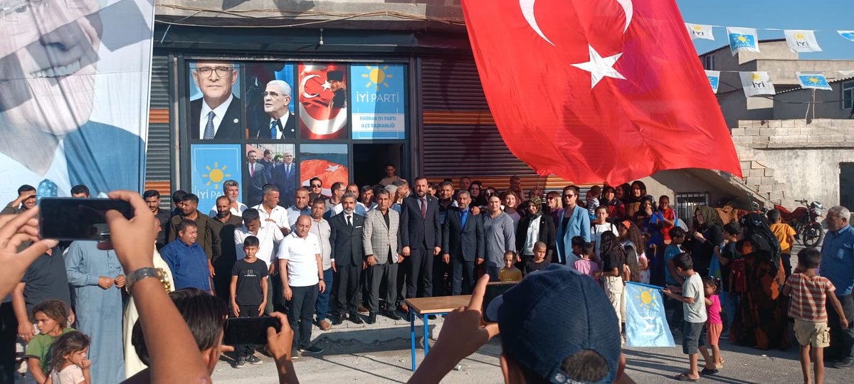 Haran 
rozet ve katılım programı iyi parti Şanlıurfa yönetimi ve haran ilçe başkanlarimızla  ve kıymetli teşkilatımızla  haran ilçe açılışı ve rozet takma törenine katılım sağladık  <a href="/Gurbet_Bulbul/">Gurbet Bülbül</a> <a href="/aefakibaba/">Dr. Ahmet Eşref FAKIBABA</a> <a href="/KevserOfluoglu/">Kevser Ofluoğlu</a>  <a href="/AliErogllu/">Ali EROĞLU</a>