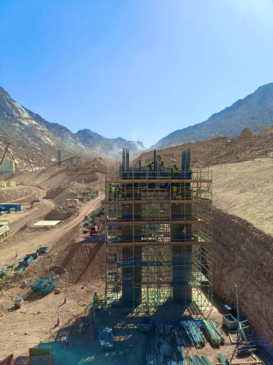 first_1ine's tweet image. 🏗️ الأعمال في #تروجينا لا تتوقف 24/7⏰

#نيوم 🇸🇦