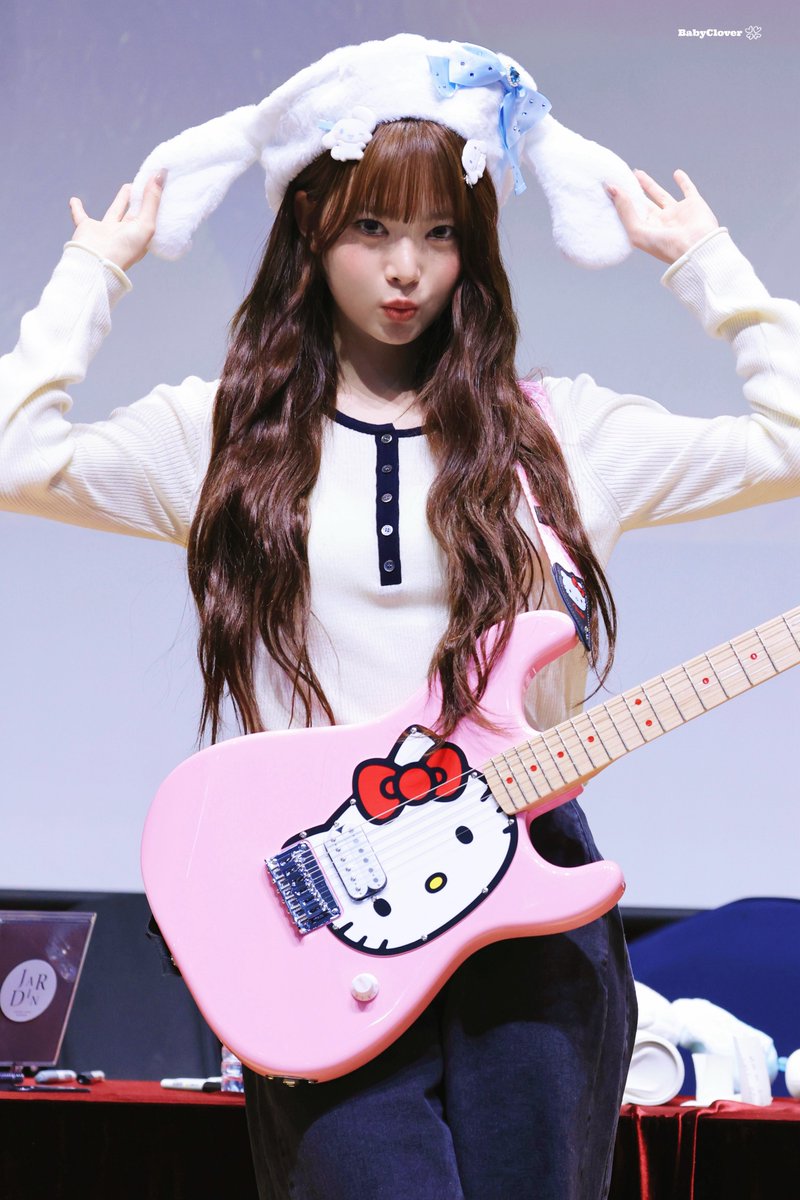 babyclover_hec's tweet image. 250323 🎸🪽

#르세라핌 #홍은채 #은채 #ウンチェ
#LE_SSERAFIM #HONGEUNCHAE
