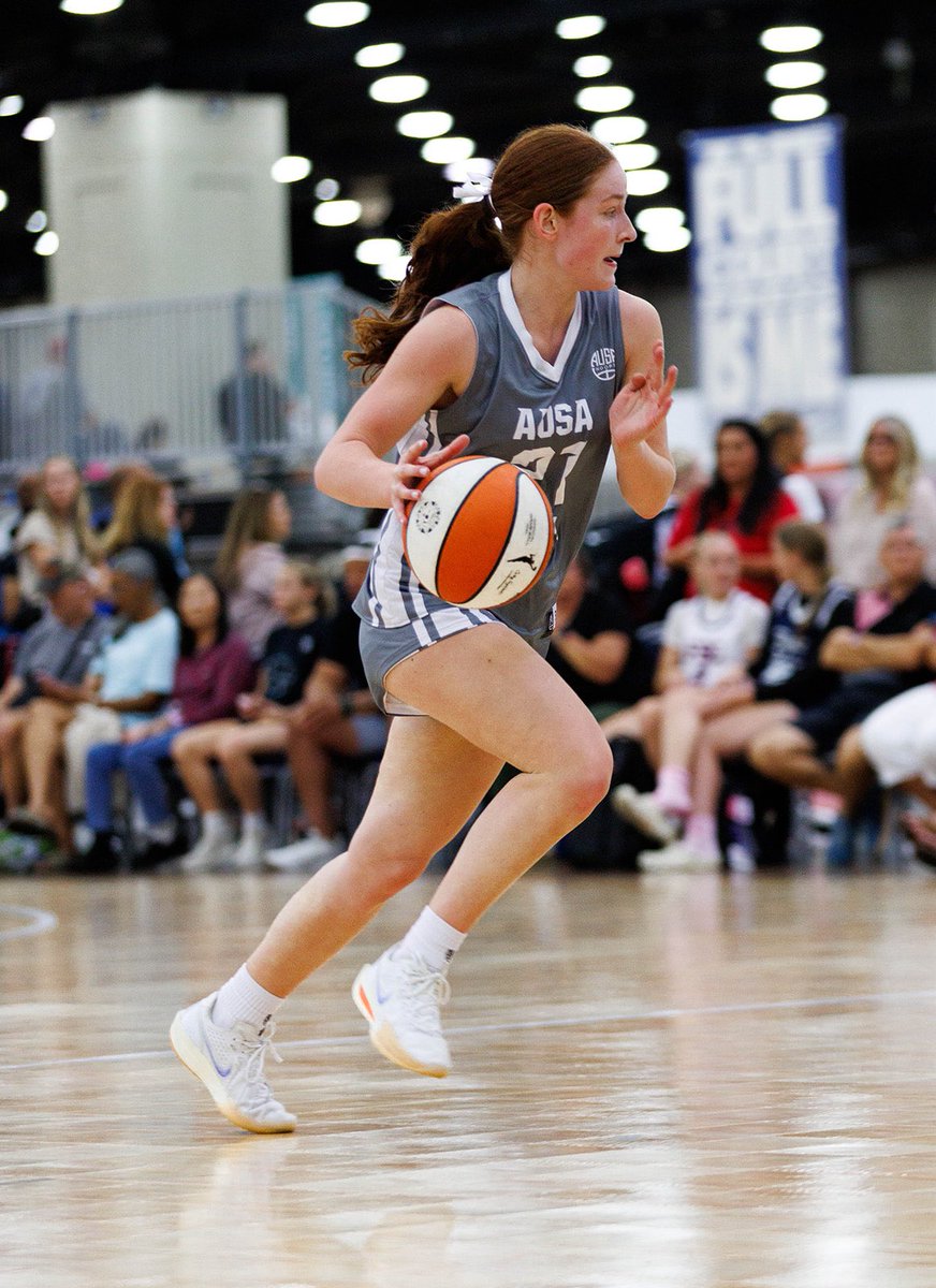 Zoe Farrow tweet media