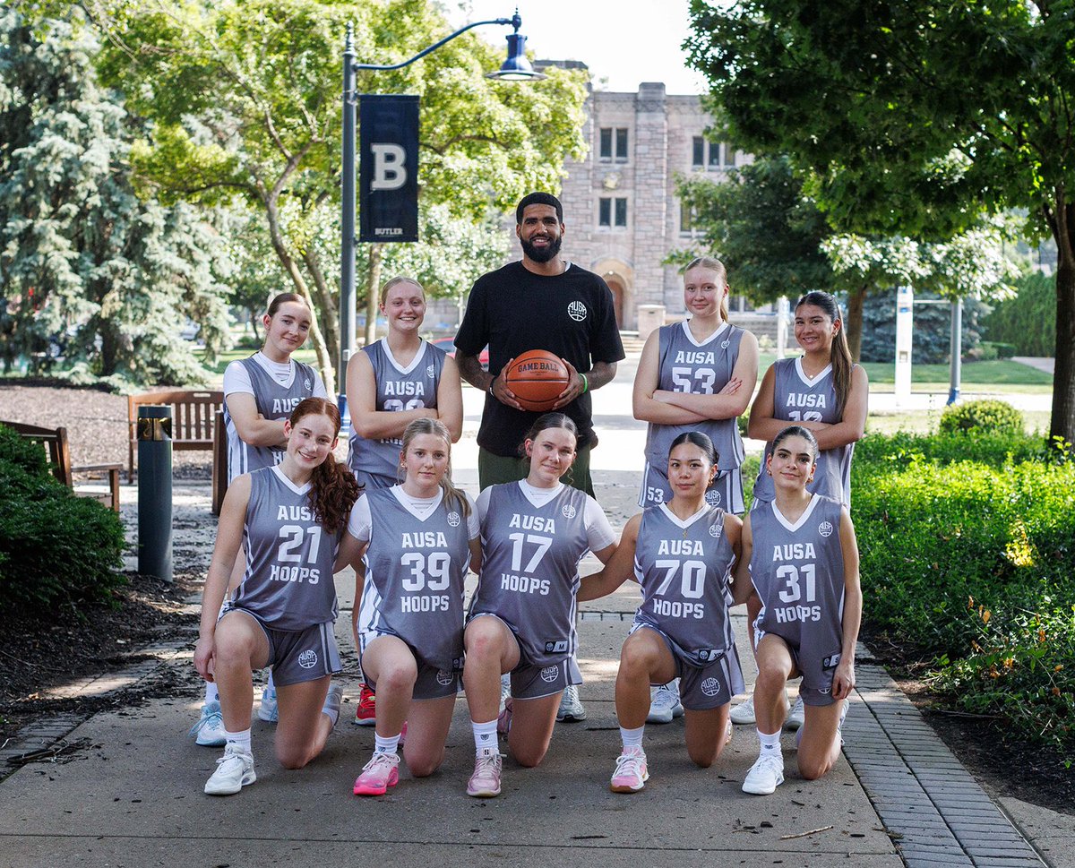 Zoe Farrow tweet media