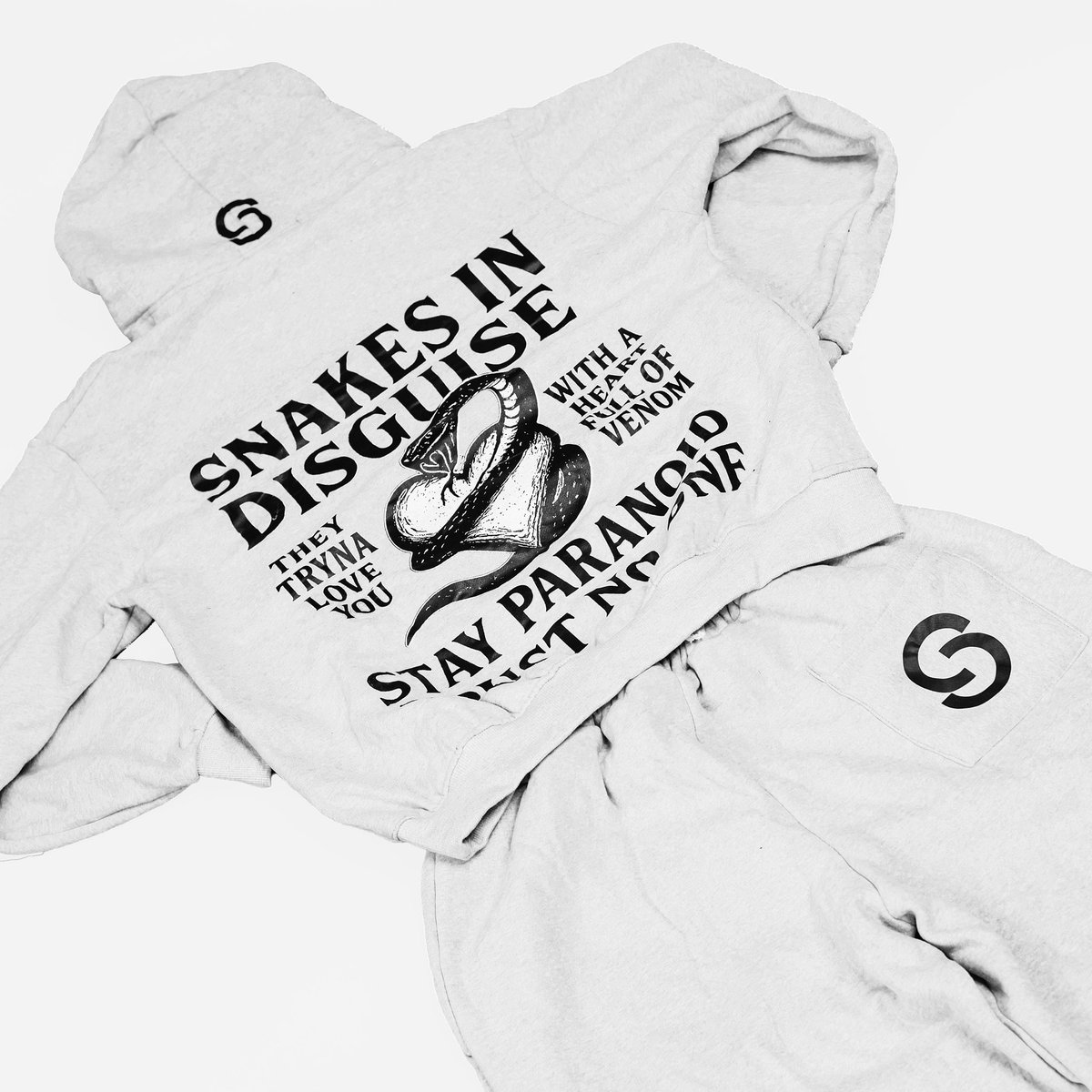 suxesluxthread's tweet photo. STAY PARANOID SWEATSUIT (Hoddies & joggers)
Available in Black, Navy Blue, and Ash
Unisex | Heavyweight Fit
Click the link below to explore our website and get yours.
https://t.co/pNwHVZLAlr
#LingOrm #TrendingNow #foryou #viral #fashionbrand #suxesluxthread https://t.co/mWkd87F1Rp