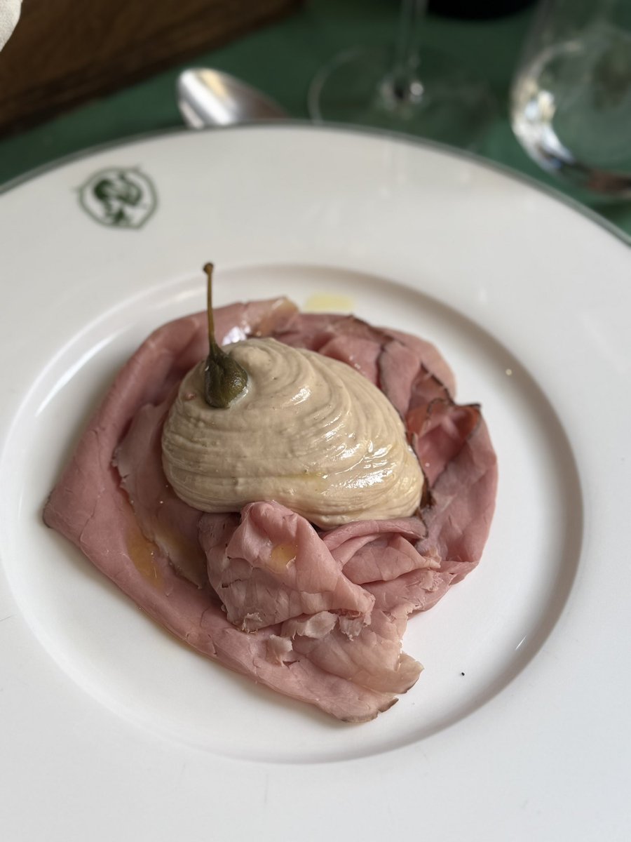 Il padre di tutti i vitelli tonnati (Scannabue, Torino)