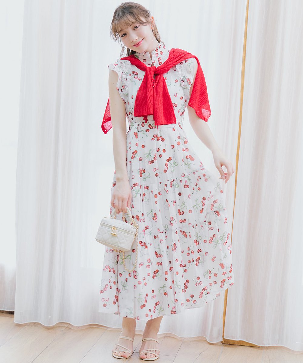 大人気のチェリーワンピ🍒 袖のフリルでさりげなく二の腕カバー✨ 共布
