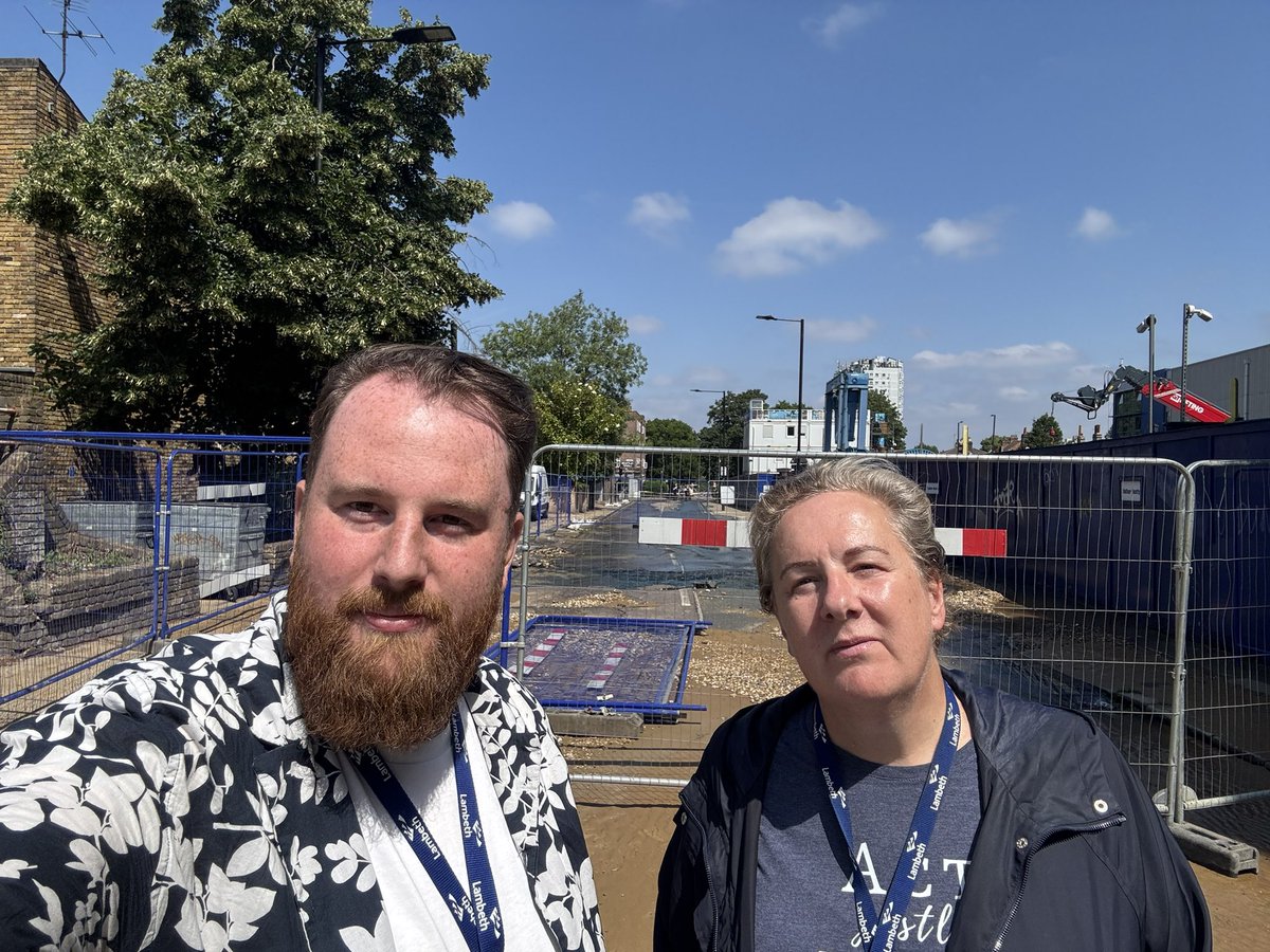 Update: Burst Water Main on Kings Avenue 🚨

💧 Thames Water, Fire, Police &amp; Council teams worked overnight — water flow now much reduced.
🚧 Parts of Acre Lane, Bedford Rd &amp; Clapham Park Rd remain closed while structural safety is assessed. Buses diverted.
⬇️