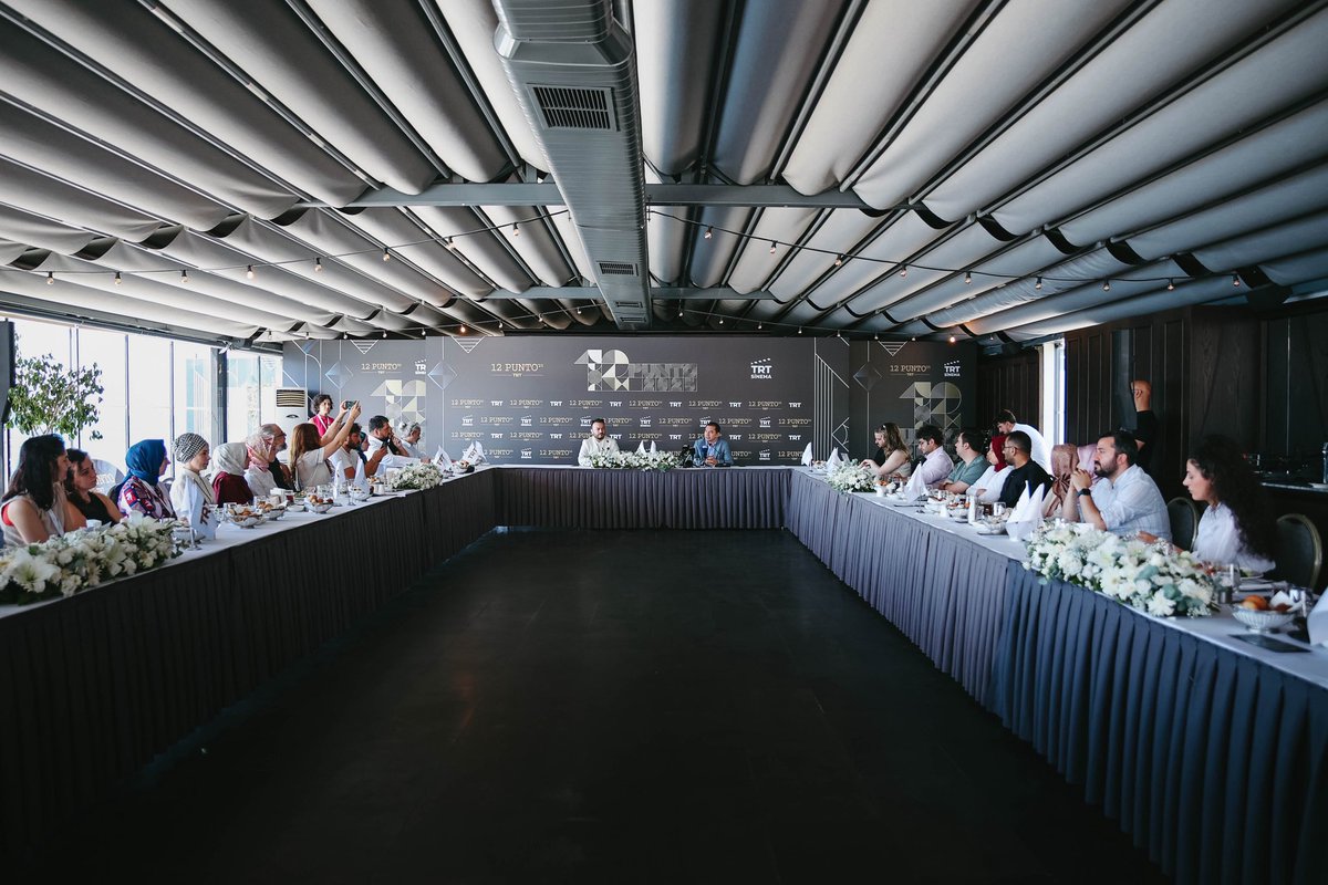 #12Punto2025 Basın Toplantısı gerçekleşti.

Basın toplantısında TRT Genel Sekreteri İbrahim Keleş ve TRT Sinema Müdürü Faruk Güven açılış konuşmalarını yaptı.

TRT Genel Sekreteri İbrahim Keleş, 12 Punto’nun sinemaseverlerin ortak noktası haline geldiğini ve yedi yıl içinde büyük