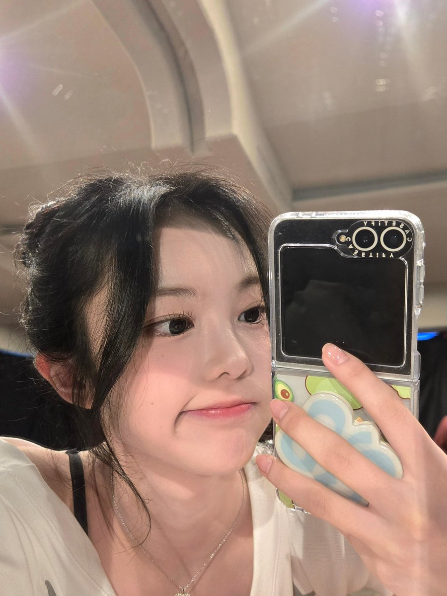 볼살한입하고싶어짐 #이안
