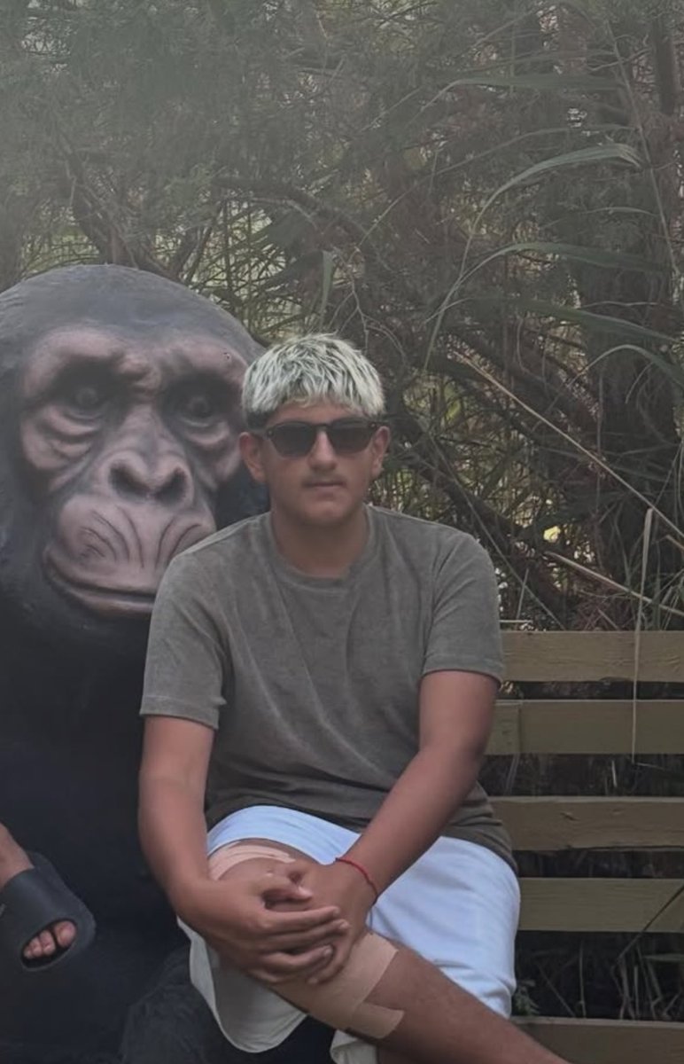 Babasıyla fotoğraf çekilmesi güldürdü 😂