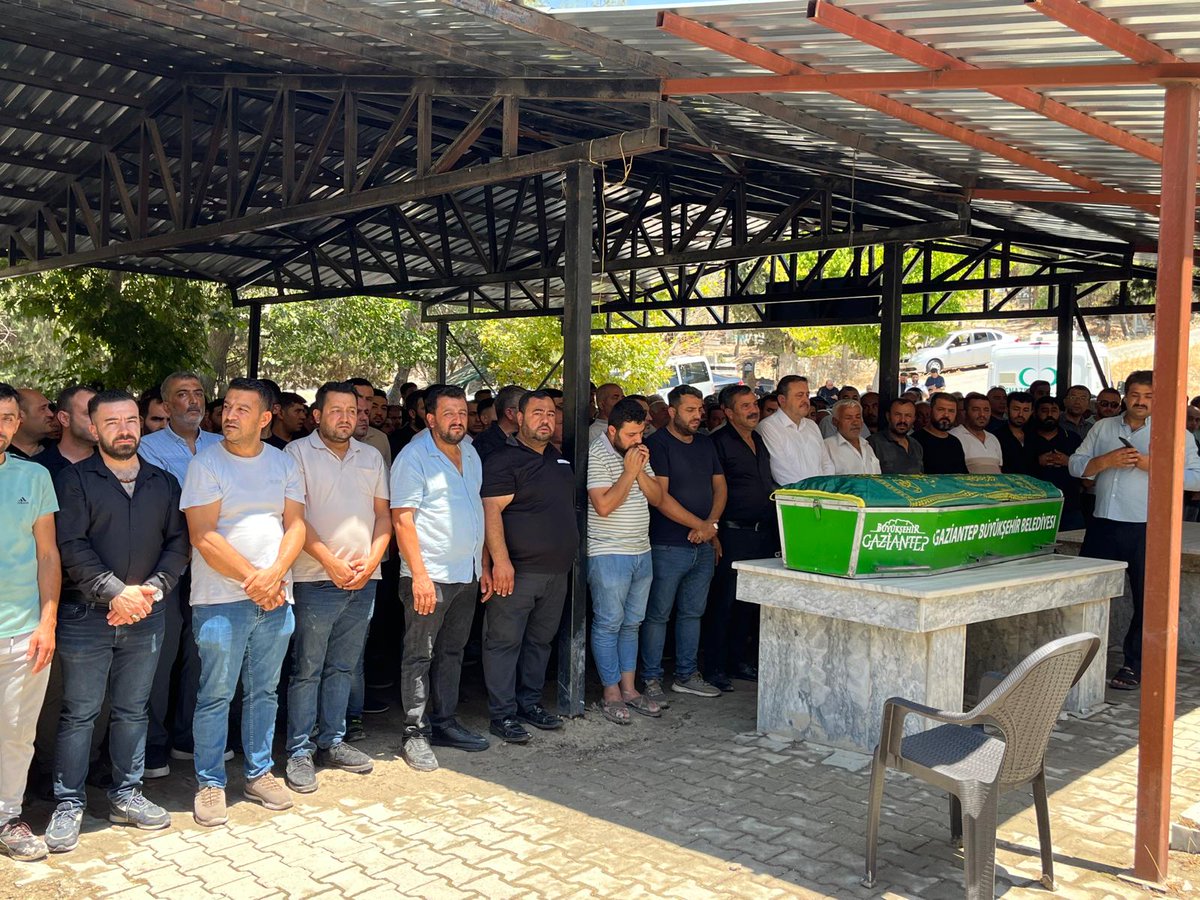 📍Cevizli (Lohan) Köyü 

İl Başkanımız Sayın Fatih Muhaddis Fedaioğlu, il yönetim kurulu üyelerimiz ile birlikte, Geçmiş Dönem İl Yönetim Kurulu Üyemiz Sayın Rüstem Turgut’un vefat eden amcasının oğlunun cenaze merasimine katılım sağladı. 

Merhuma Allah'tan rahmet yakınlarına ve