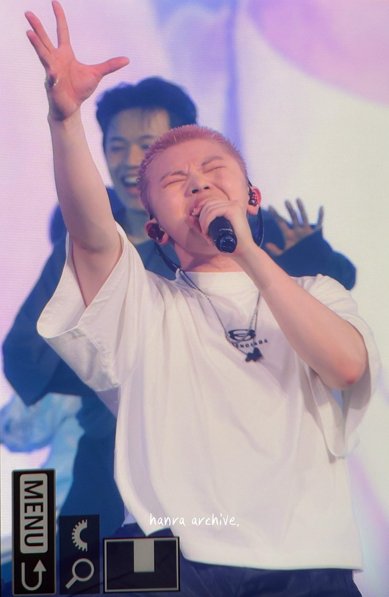 hanra_archive's tweet photo. 250713 HOSHI X WOOZI FAN CONCERT WARNING SEOUL DAY3

피앙쎄에~~~~~

#우지 #WOOZI #ウジ #세븐틴 #Seventeen https://t.co/NnCKhVu4AN
