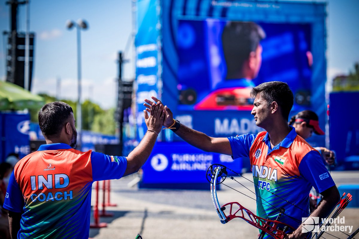 IIS_Vijayanagar's tweet photo. Bronze Delight in Madrid! ⭐🎖️

#TeamIIS archers Rishabh Yadav and Jyothi Surekha Vennam clinch the Bronze Medal 🥉 in the Compound Mixed Team event at the Archery World Cup Stage 4 in Madrid, Spain!

Earlier this week, the duo also made headlines by breaking the World Record with a sensational combined score of 1431. 🎯 

📸 Credits: World Archery 

#Archery #WorldCup2025 #CraftingVictories 🇮🇳