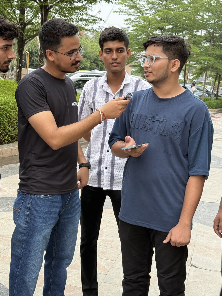 achalanu's tweet photo. @explorehonor #FirstEverFanLaunch #UnbreakableAISmartphone"
#HonorXLucknow #honorx9c5g https://t.co/oTZPLCWBrH